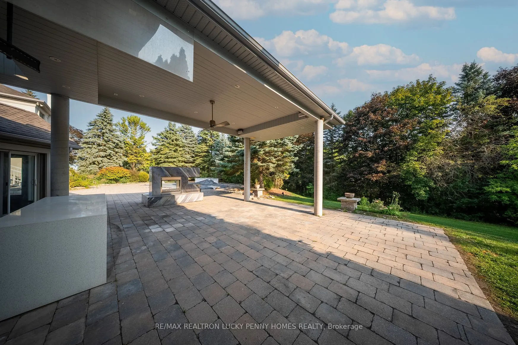 35 Walnut Glen Place