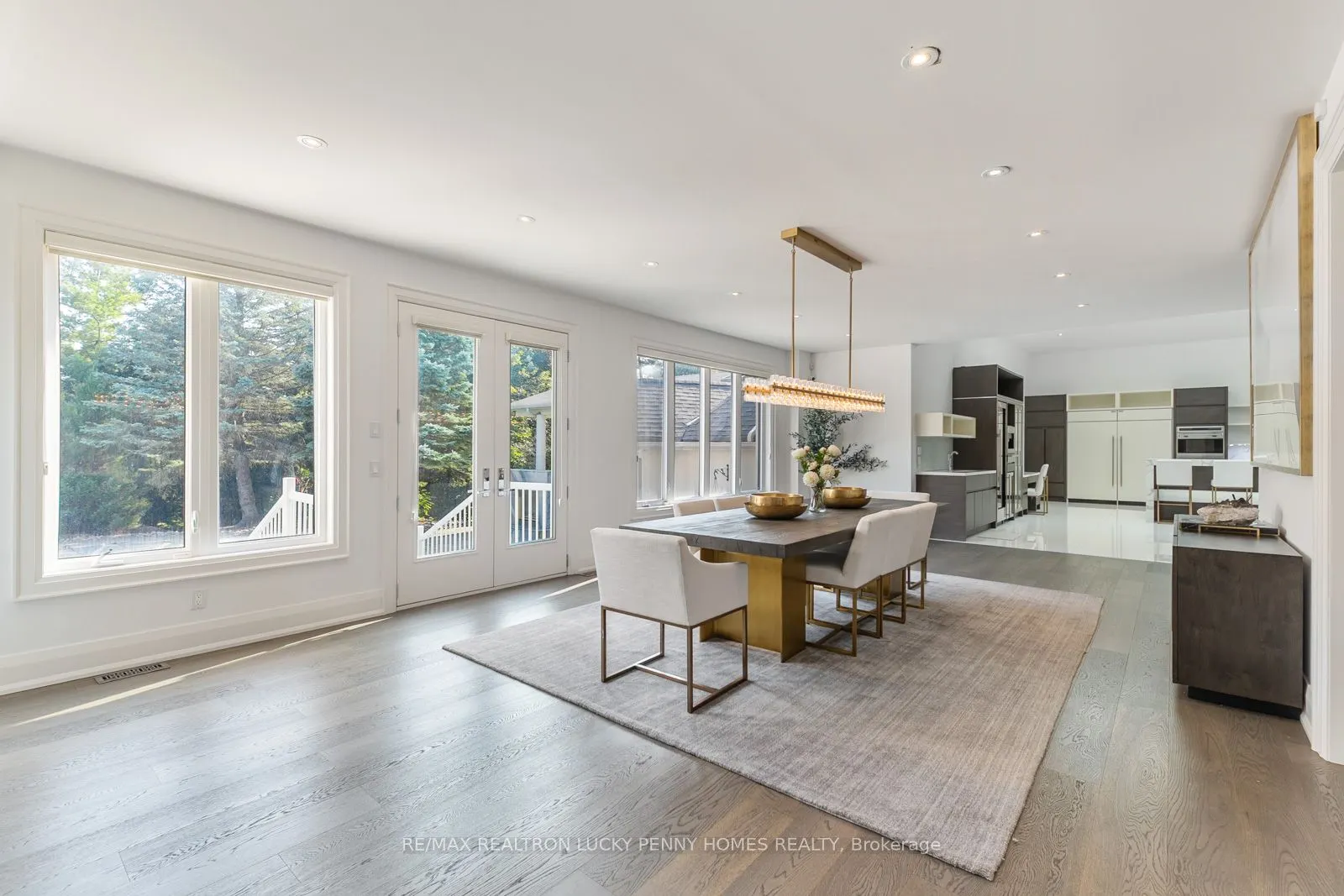 35 Walnut Glen Place