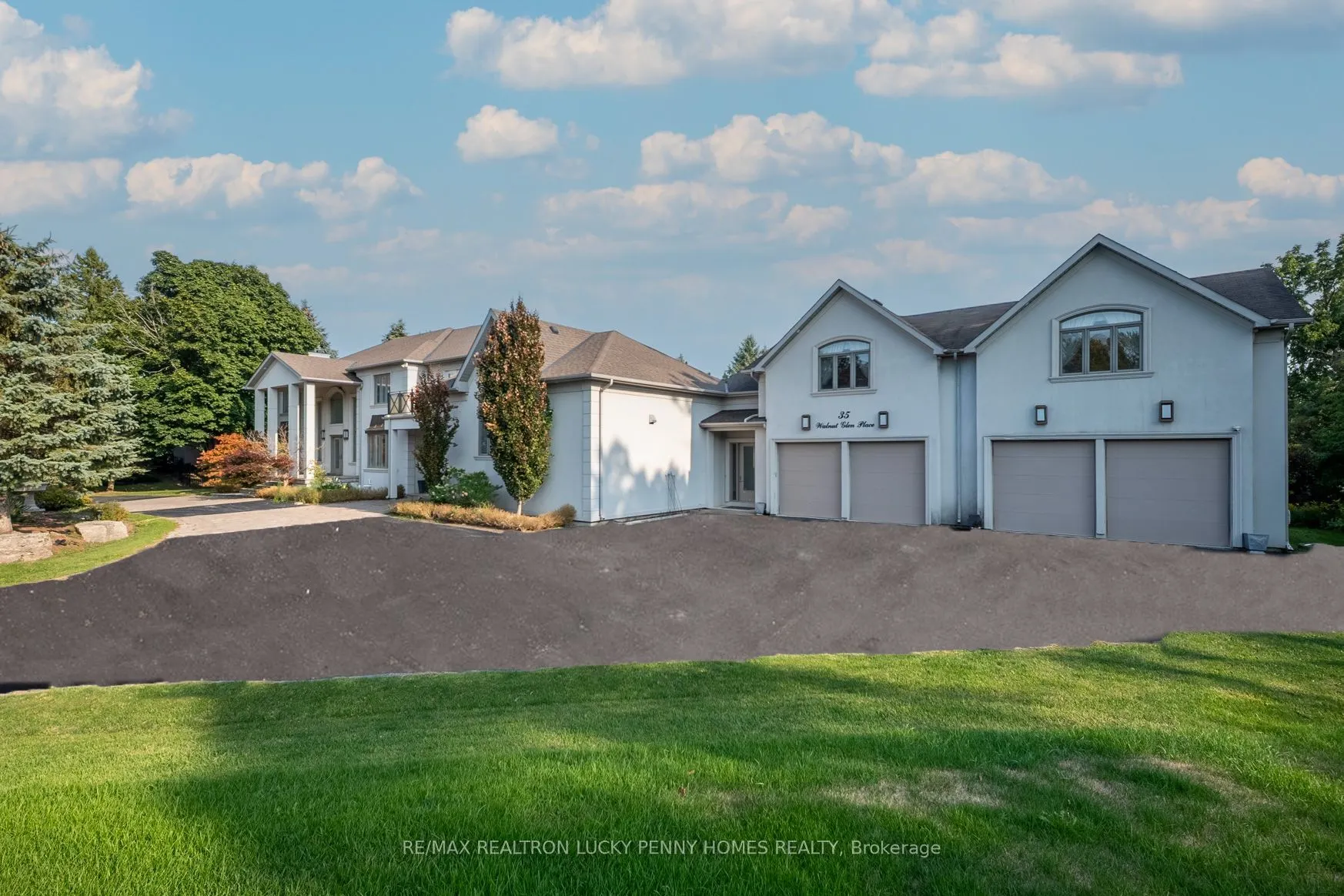 35 Walnut Glen Place