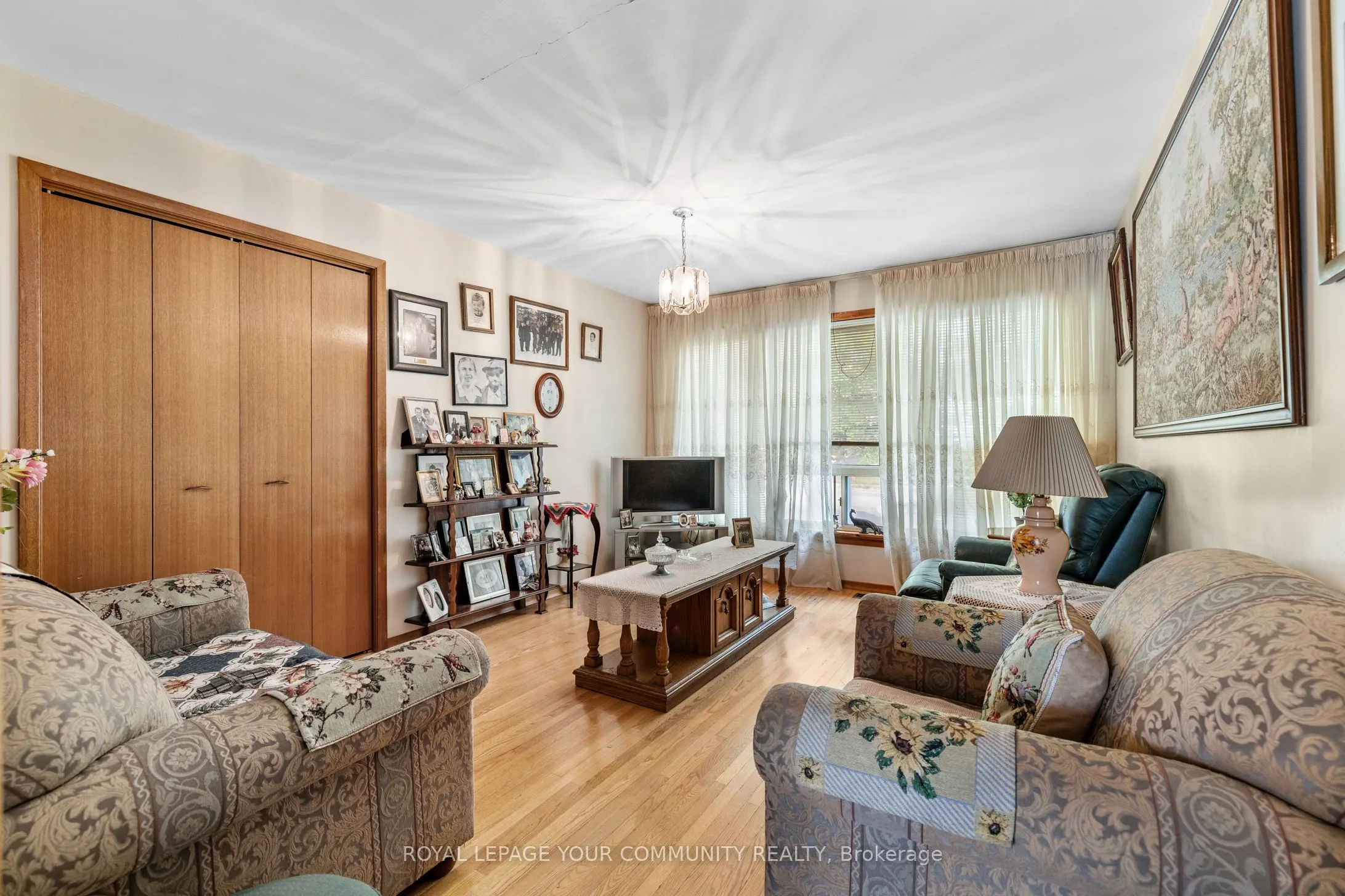221 Elgin Mills Road W