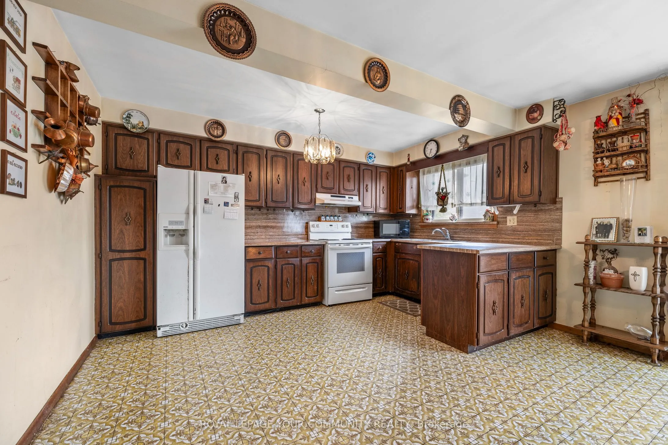 221 Elgin Mills Road W