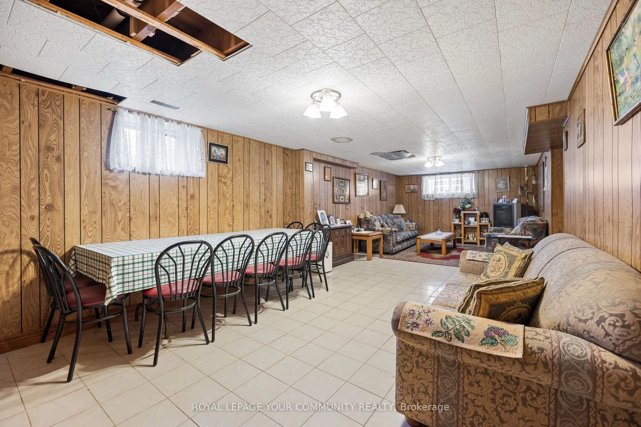 221 Elgin Mills Road W