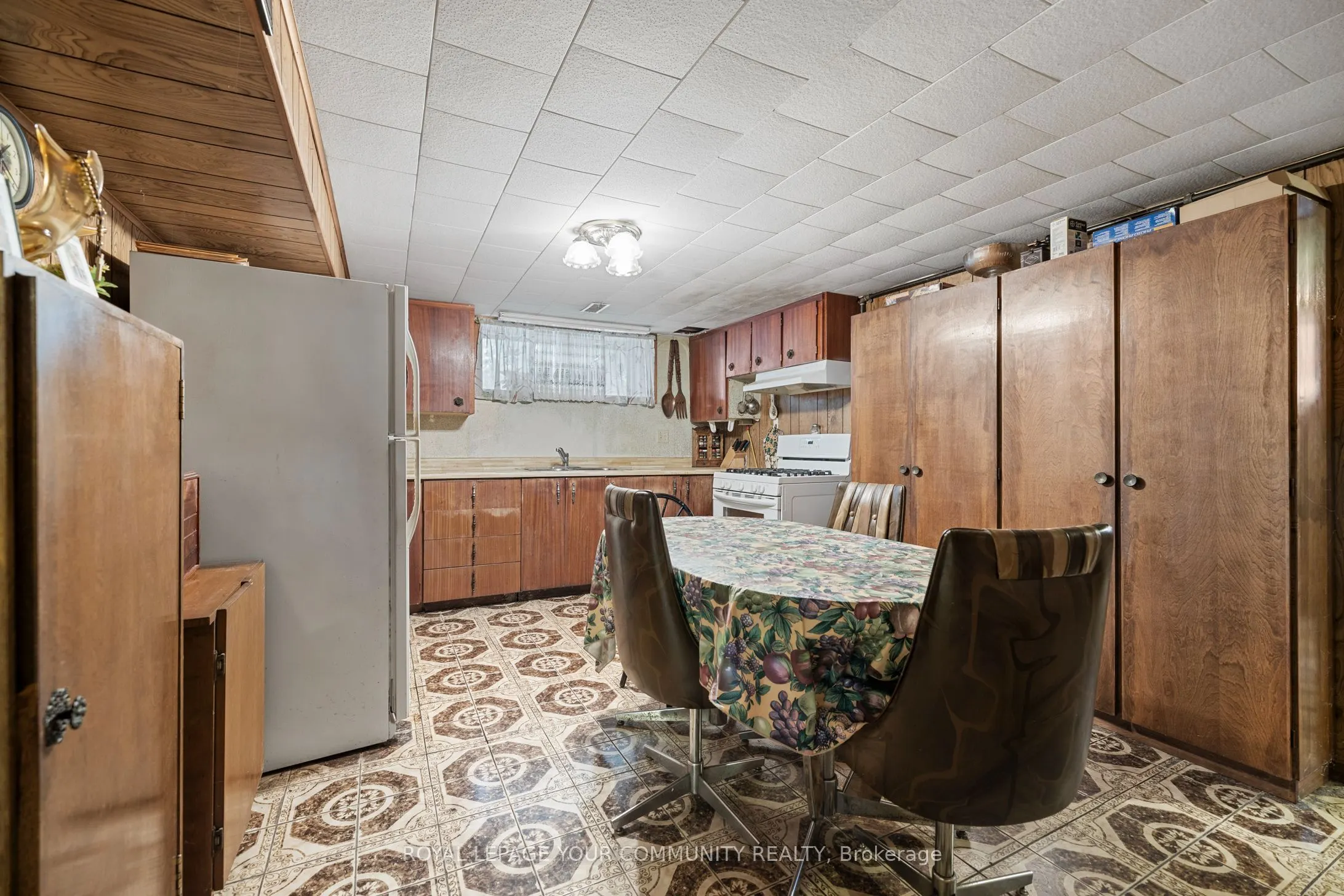 221 Elgin Mills Road W