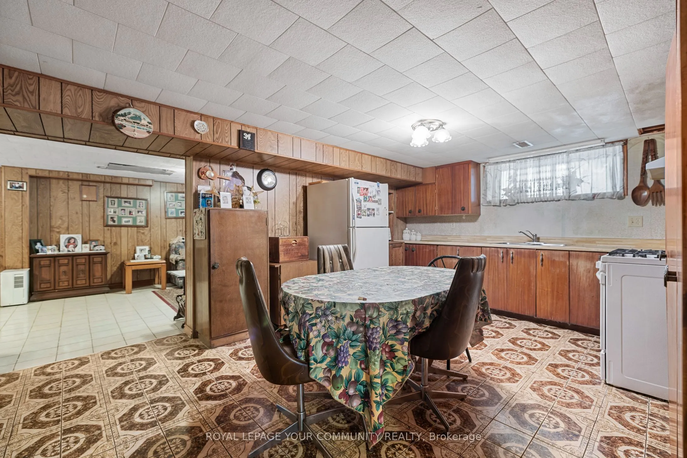 221 Elgin Mills Road W