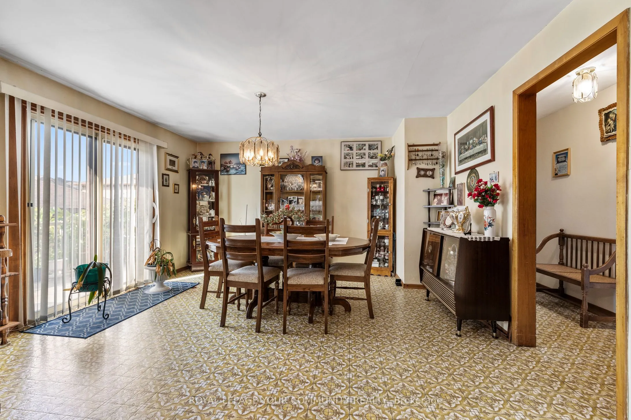 221 Elgin Mills Road W