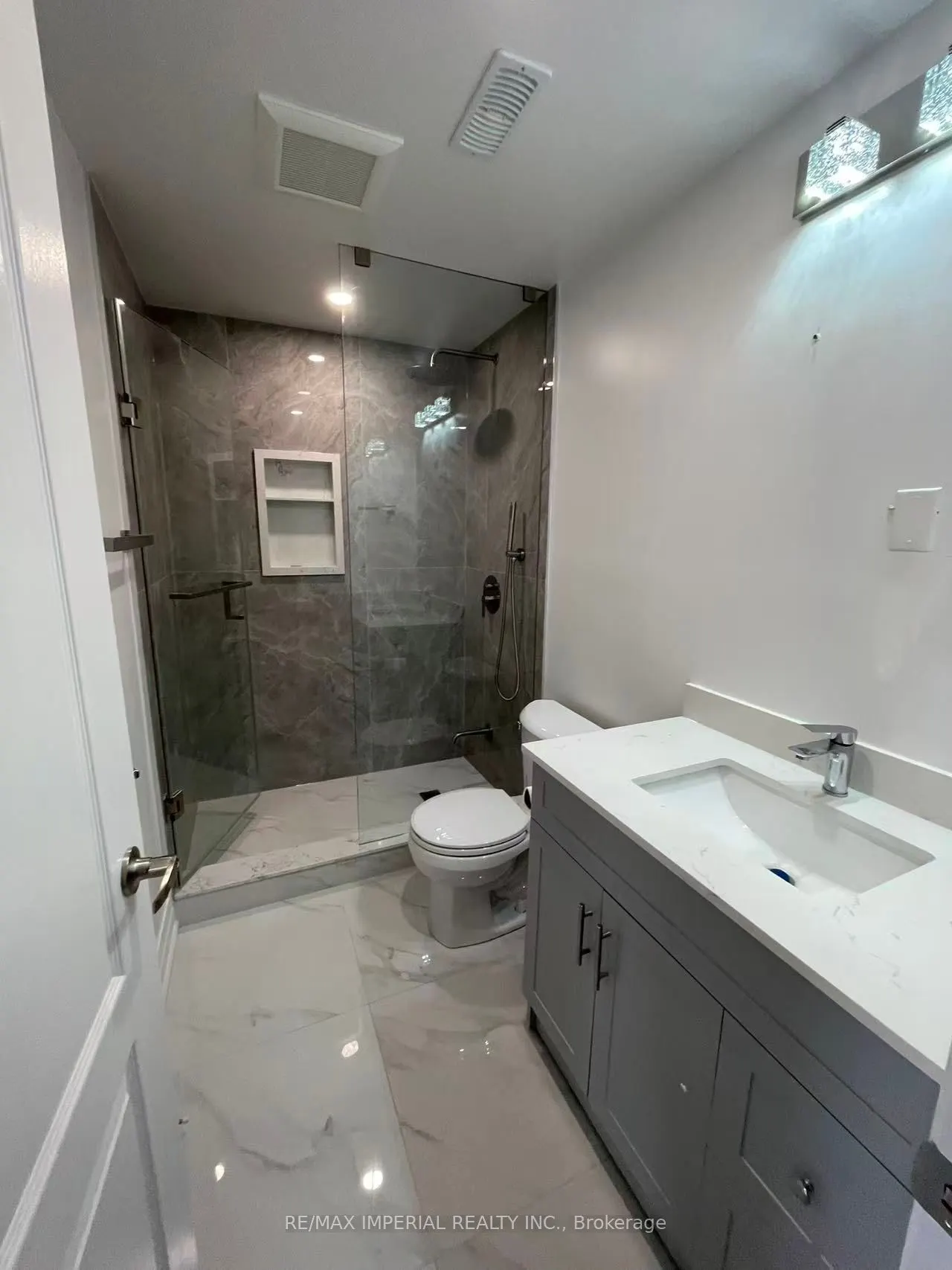 Lower 135 Aikenhead Avenue