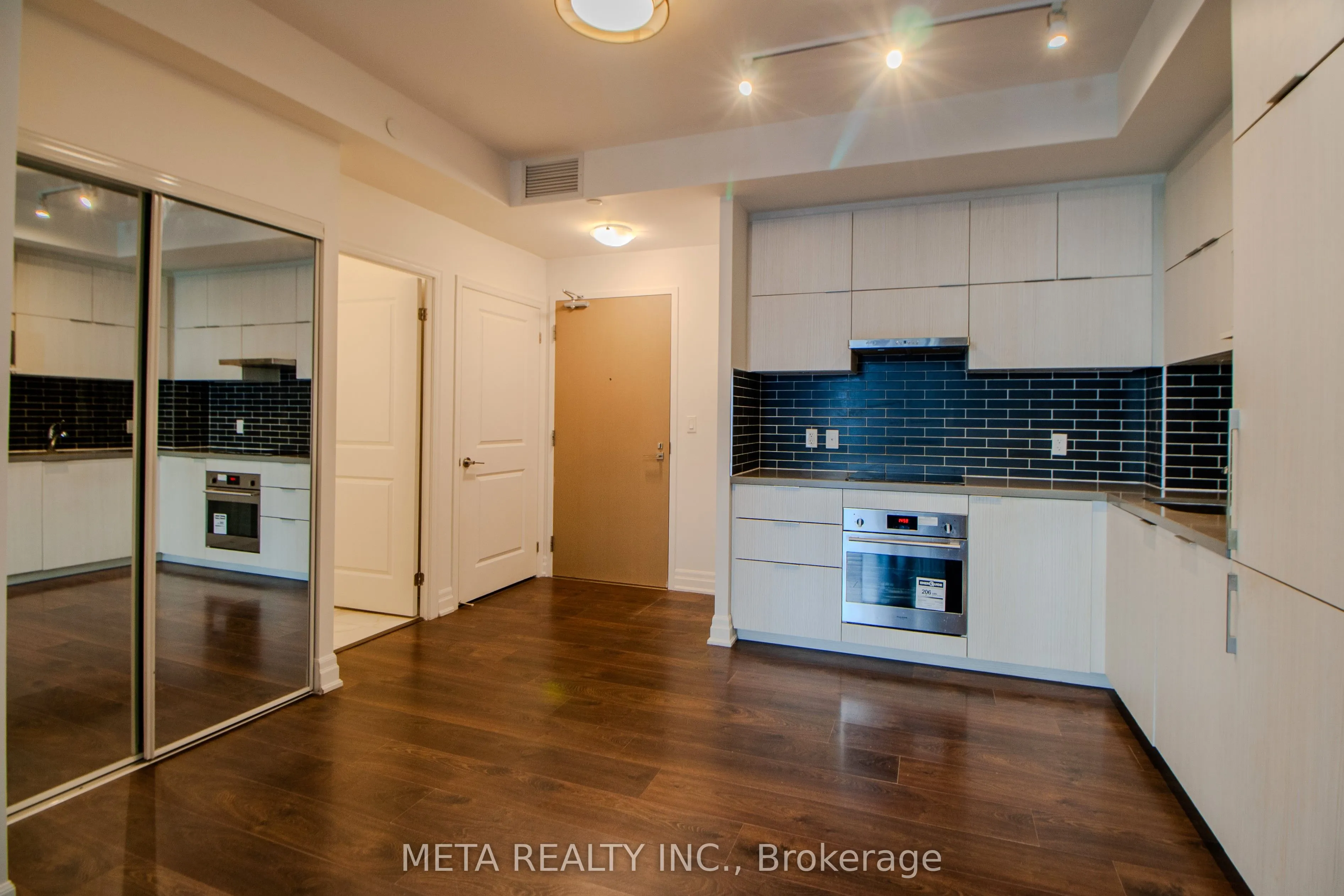 10 Rouge Valley Drive W, #701