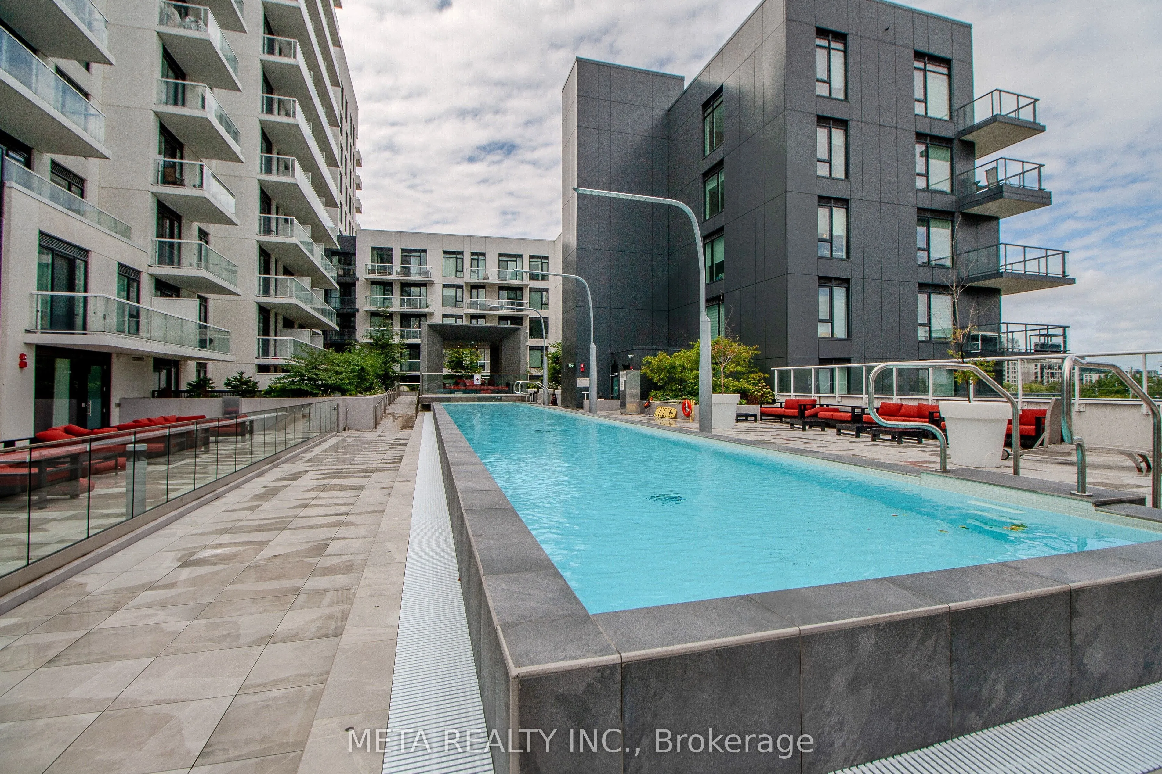 10 Rouge Valley Drive W, #701