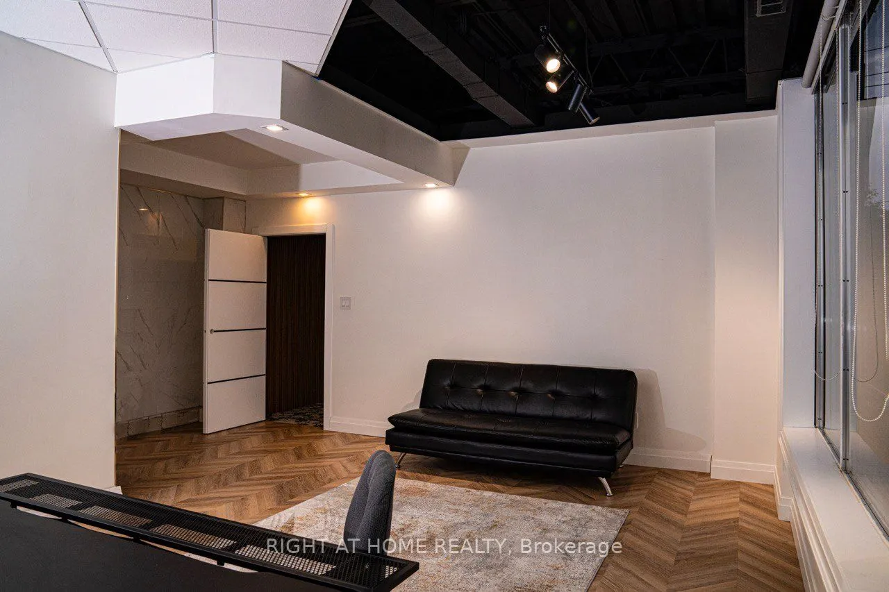 8119 Yonge Street
