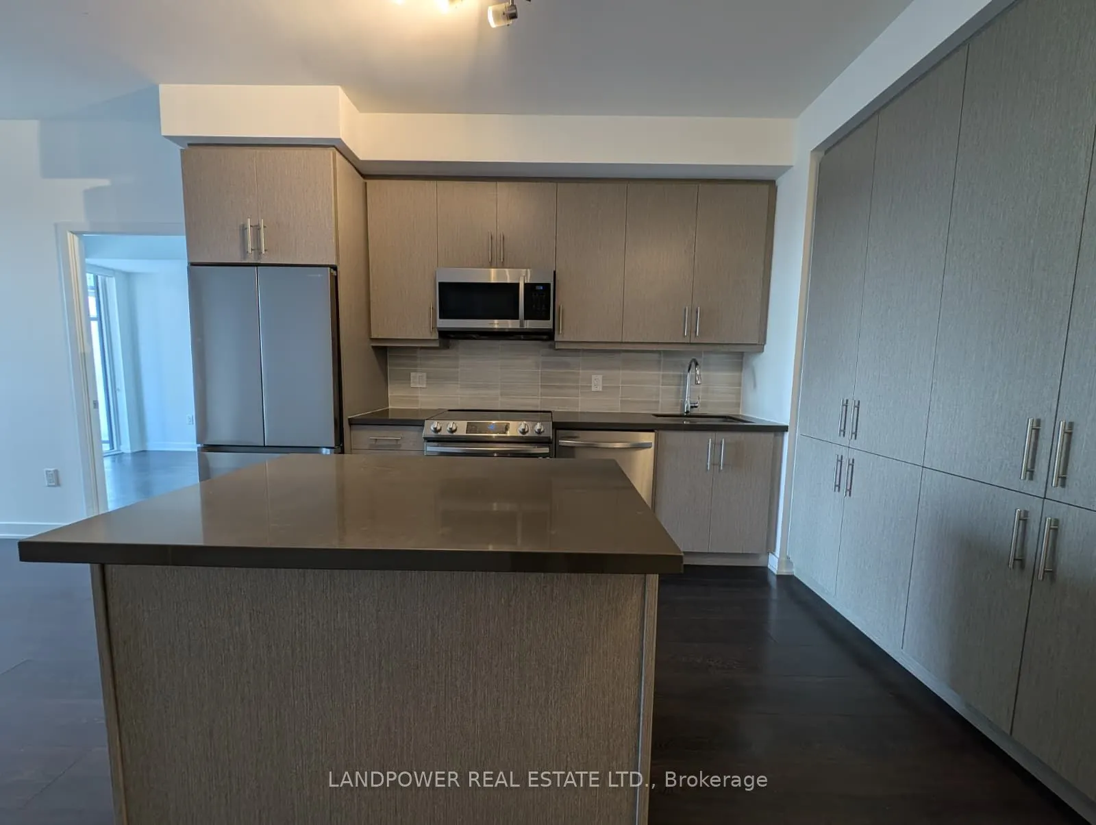 95 Oneida Crescent, #708
