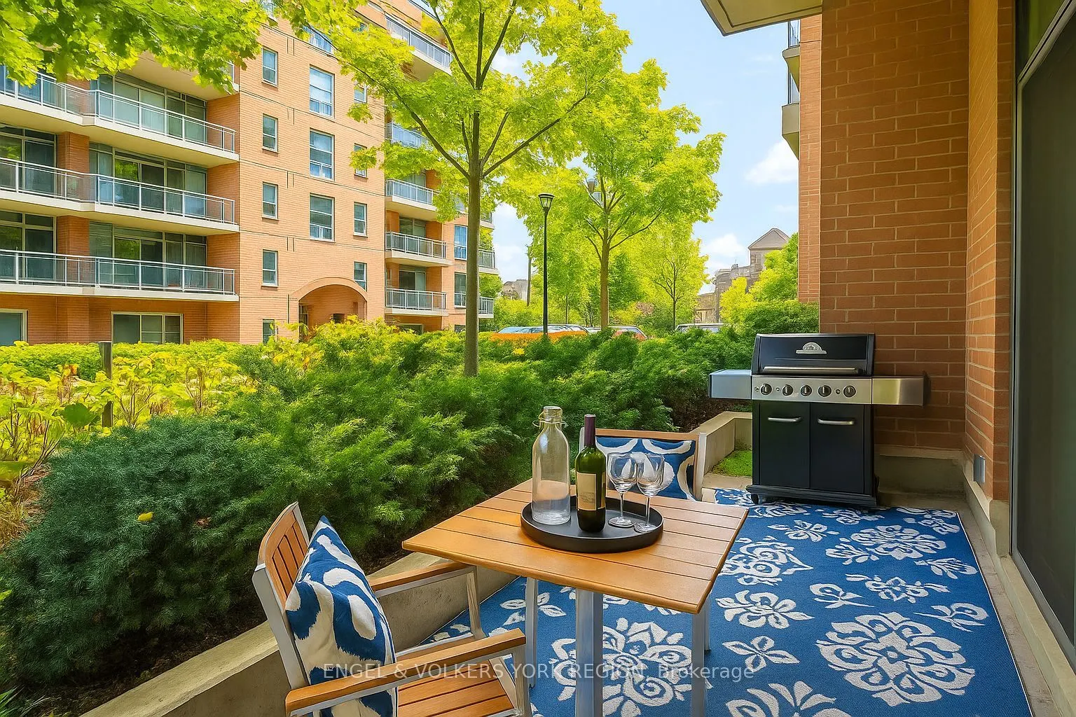281 Woodbridge Avenue, #106