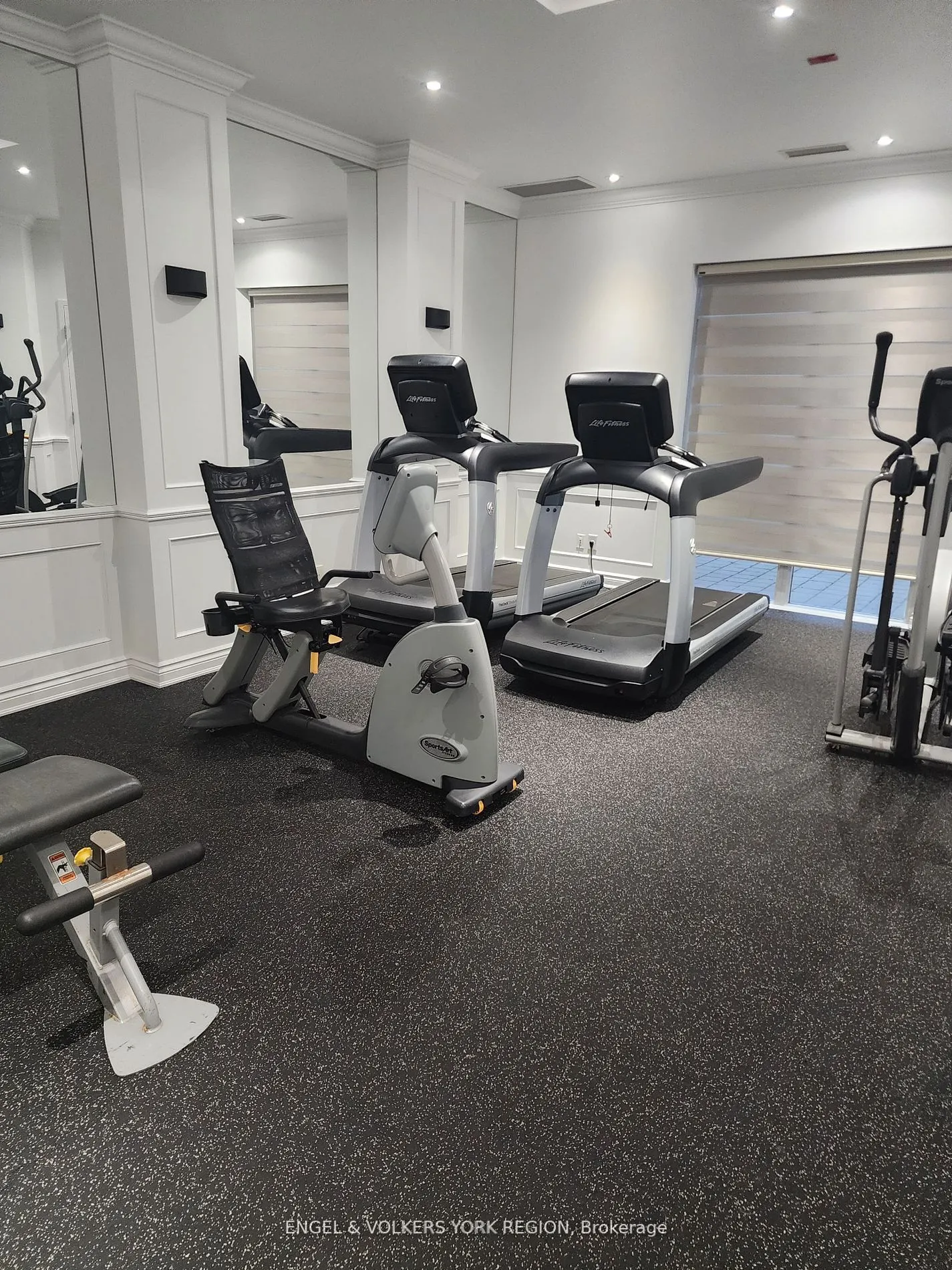 281 Woodbridge Avenue, #106