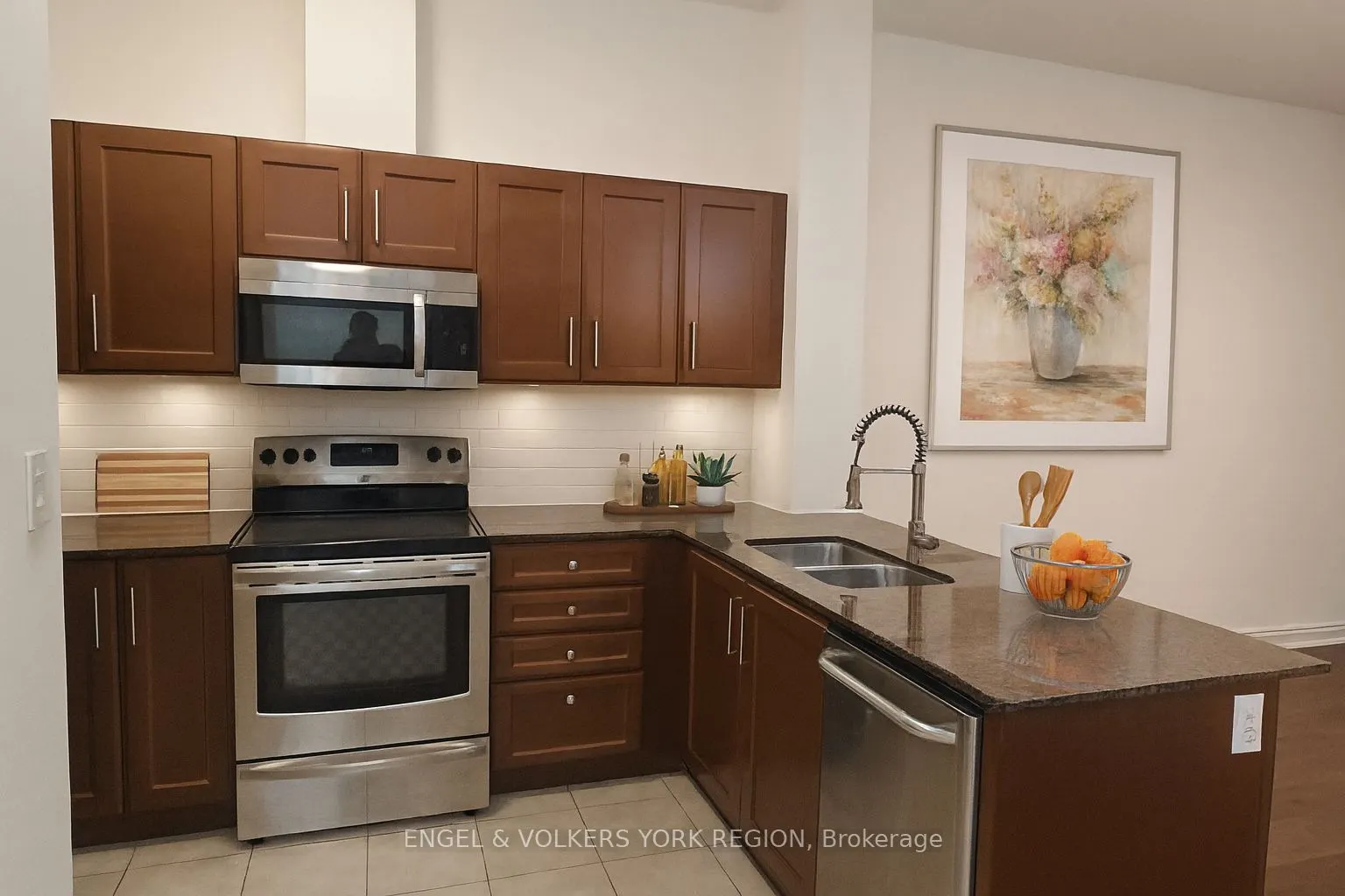 281 Woodbridge Avenue, #106