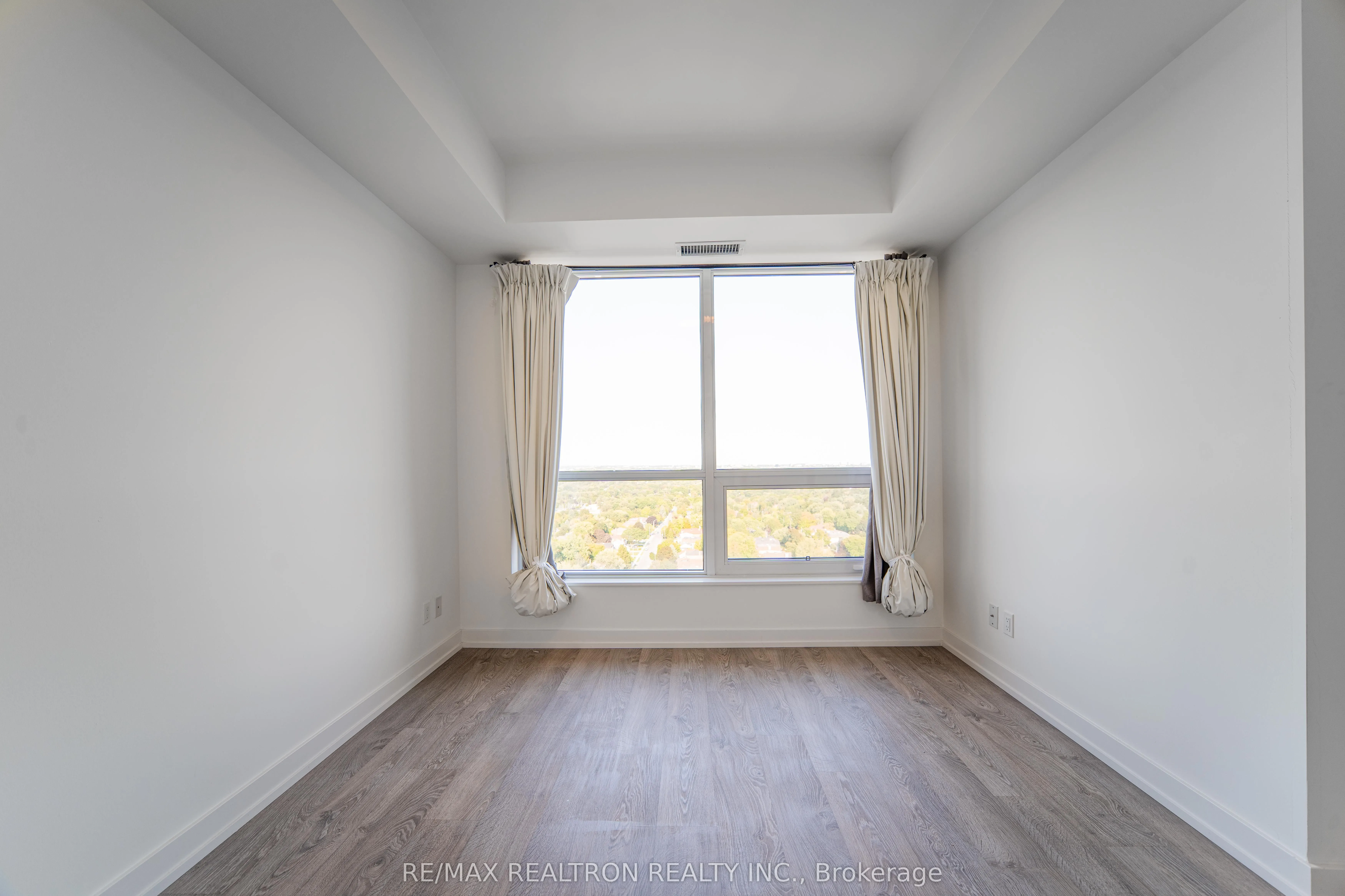 1 Grandview Avenue, #2105