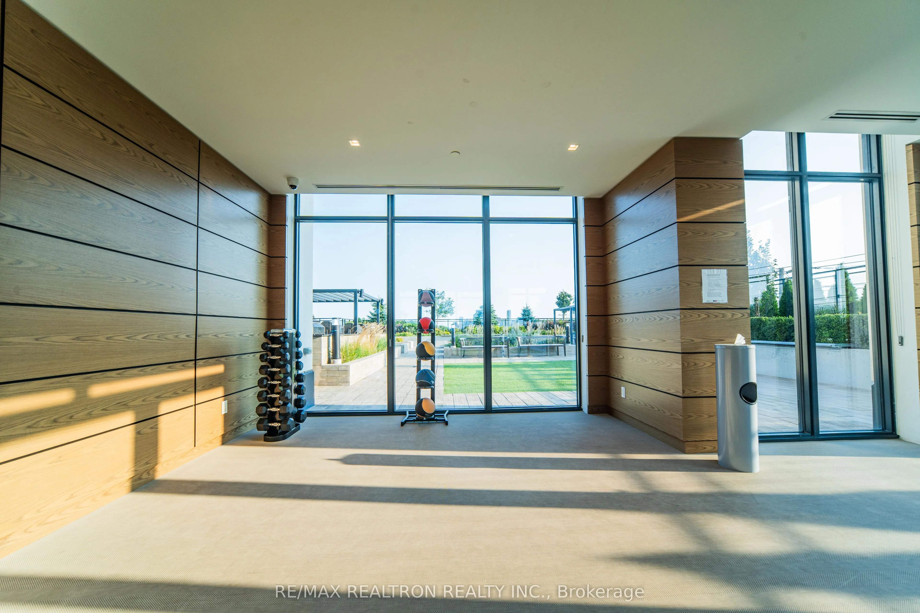 1 Grandview Avenue, #2105