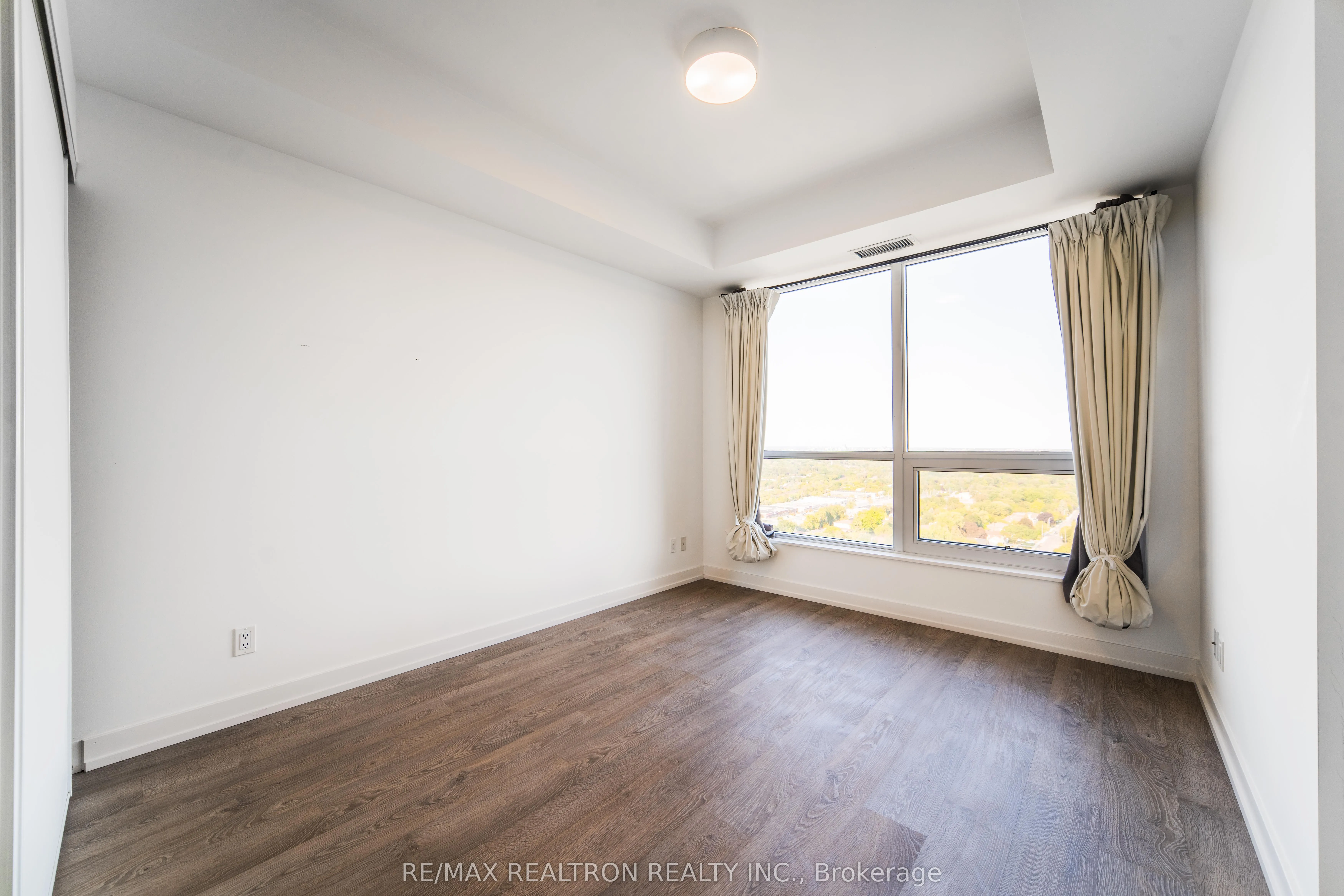 1 Grandview Avenue, #2105