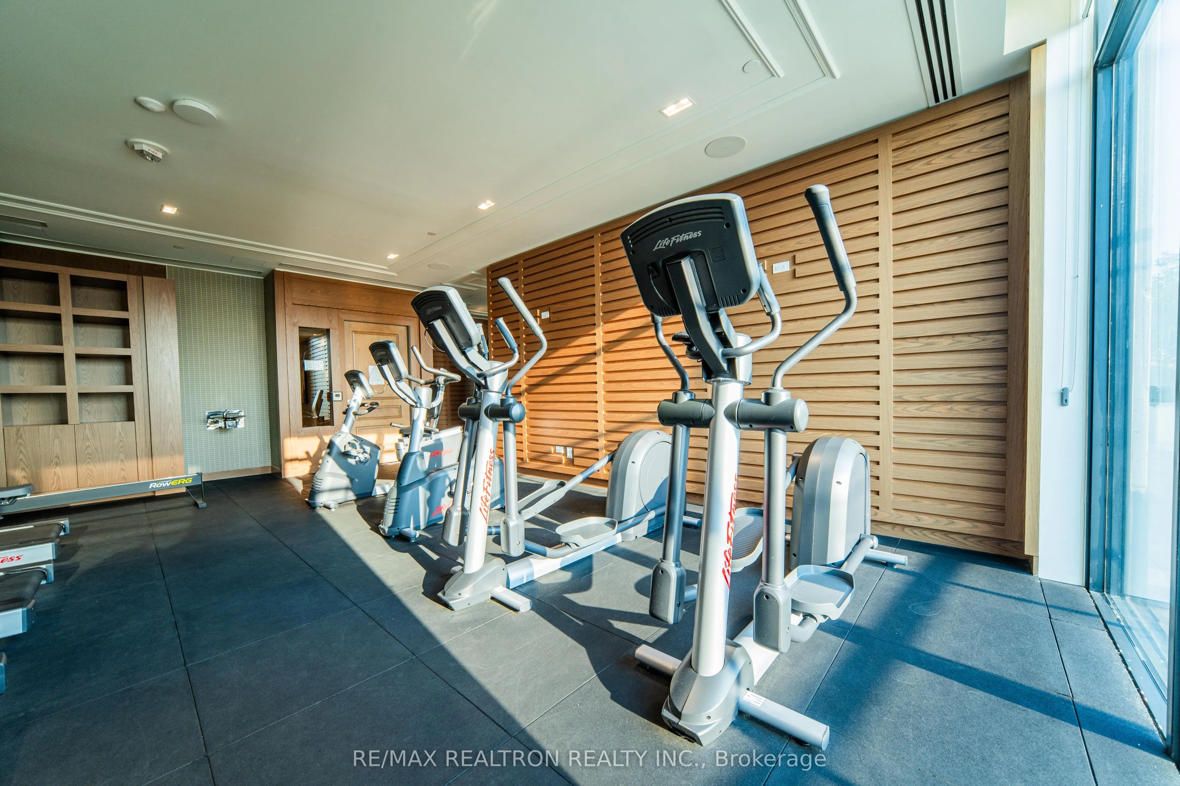1 Grandview Avenue, #2105