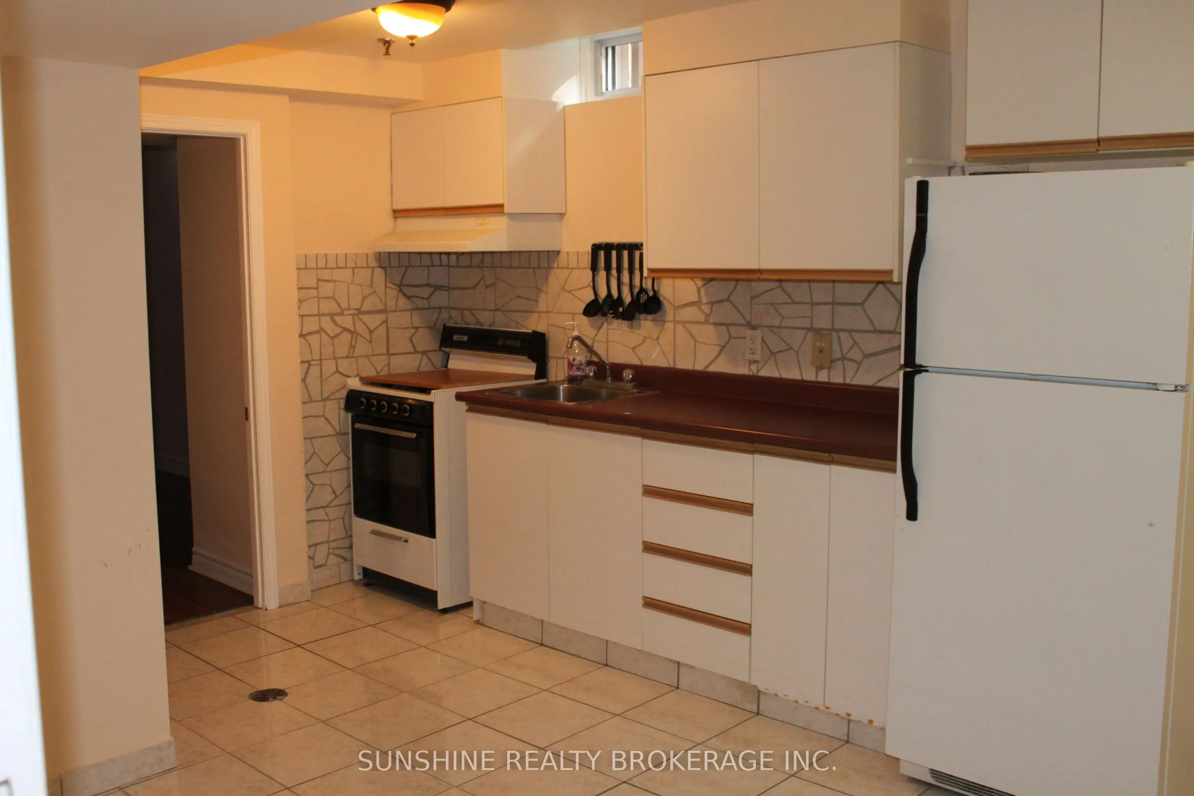 34 Coldstream Crescent, #Unit 01