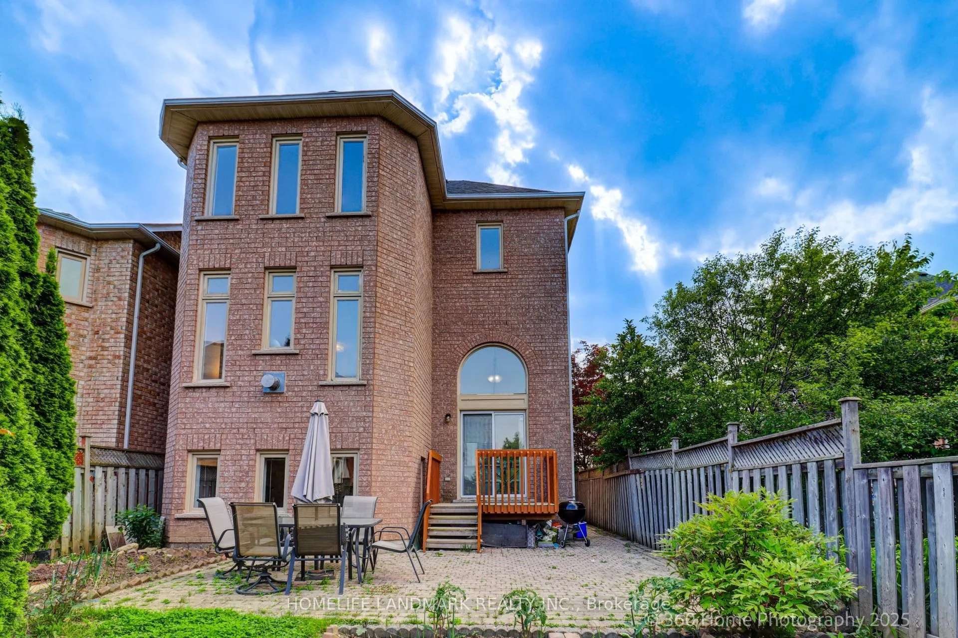 211 Frank Endean Road