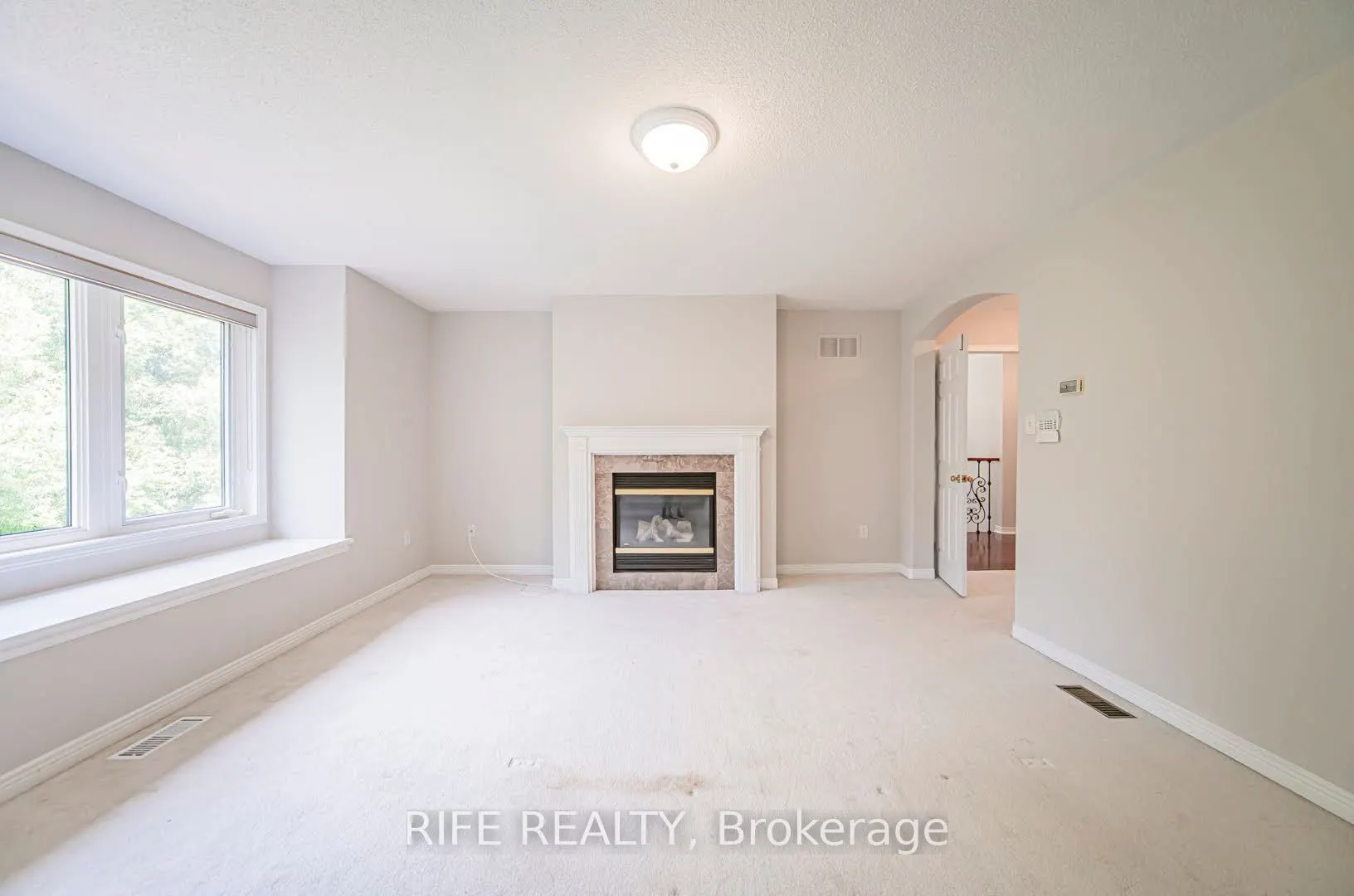 37 Burndenford Crescent