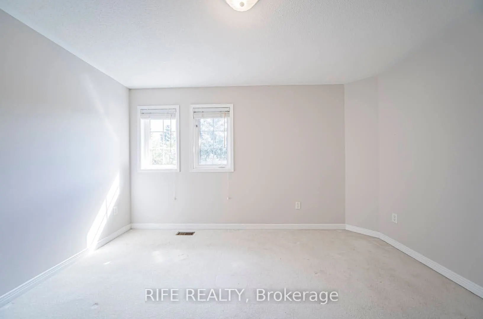 37 Burndenford Crescent
