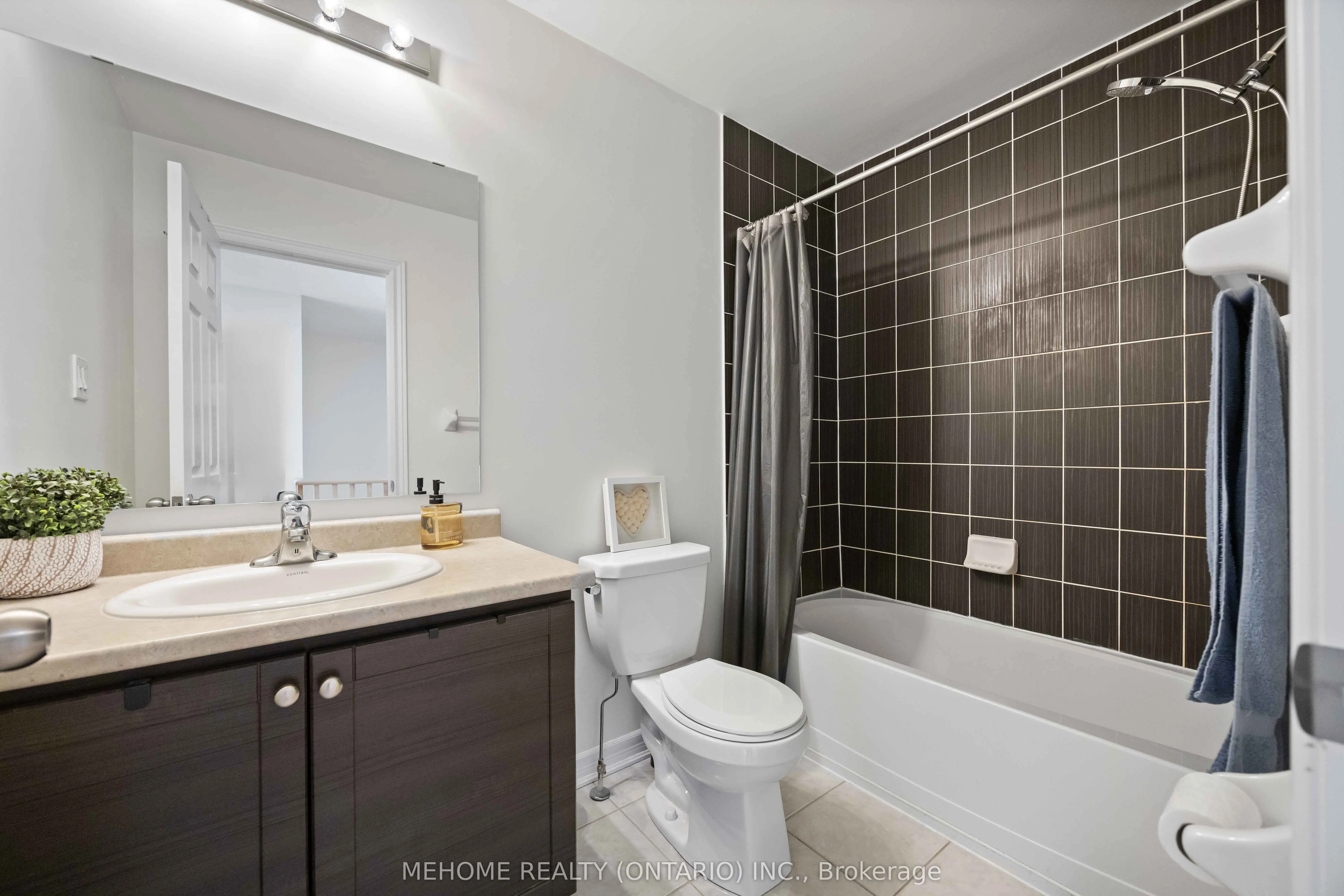 251 Dundas Way
