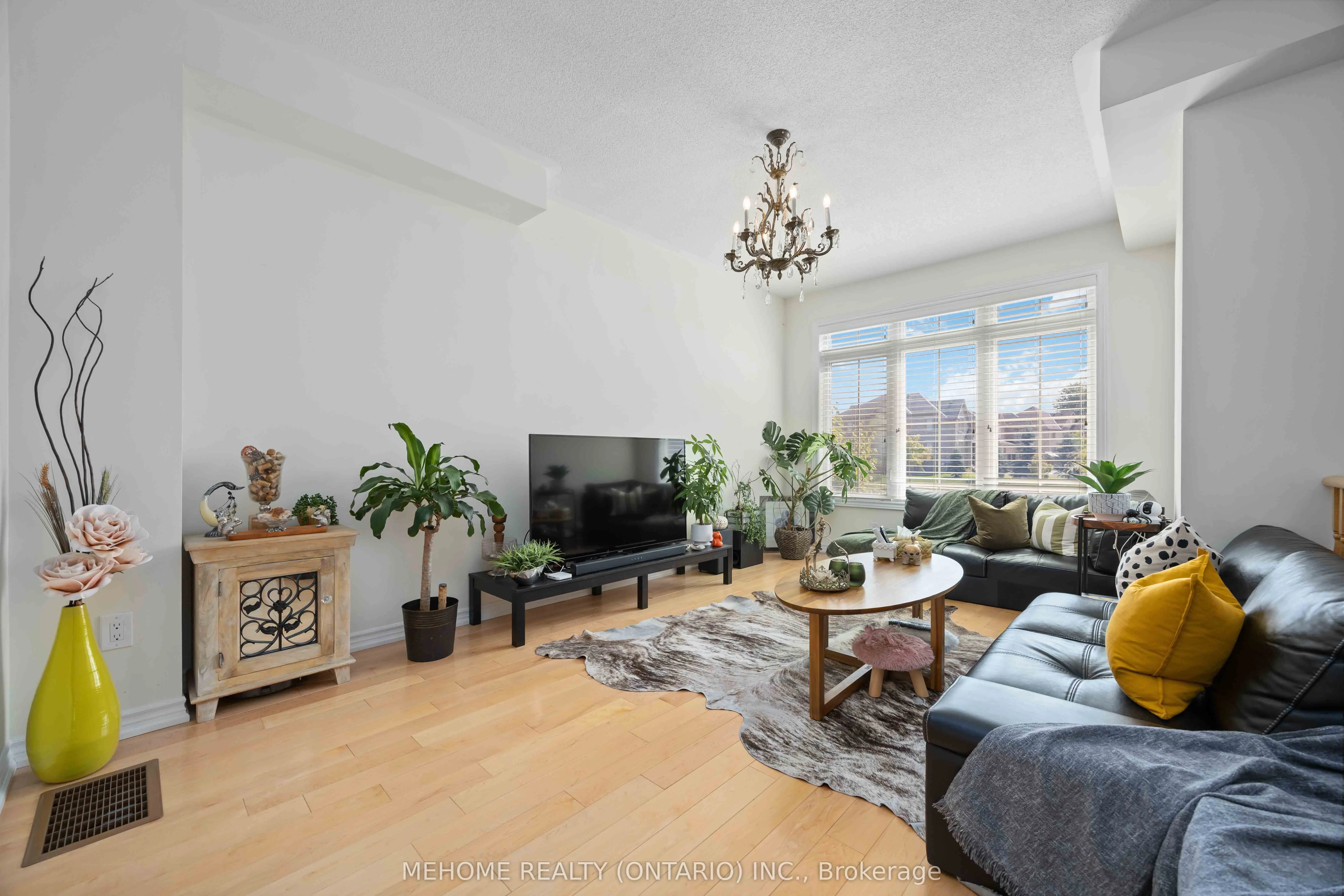 251 Dundas Way