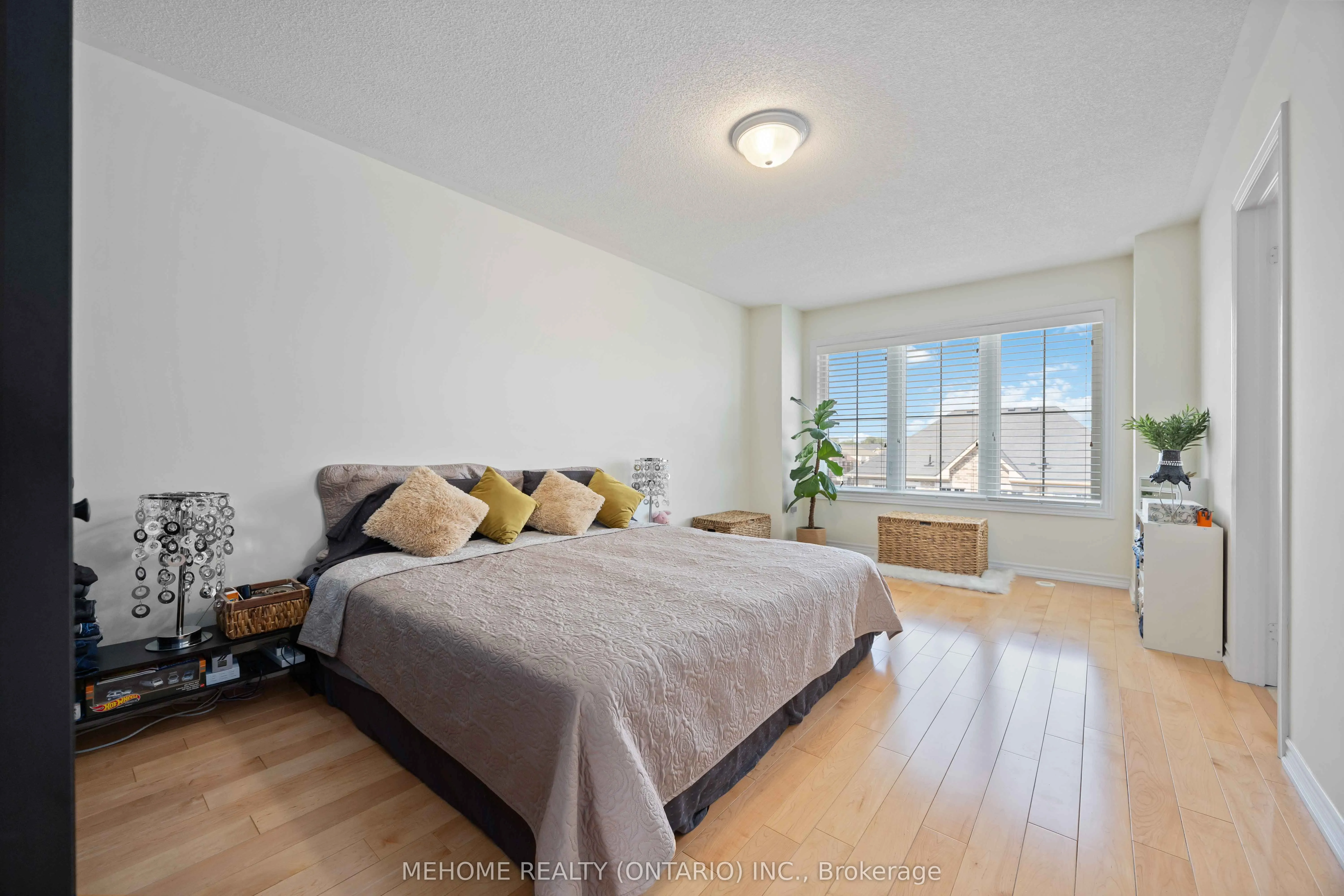 251 Dundas Way