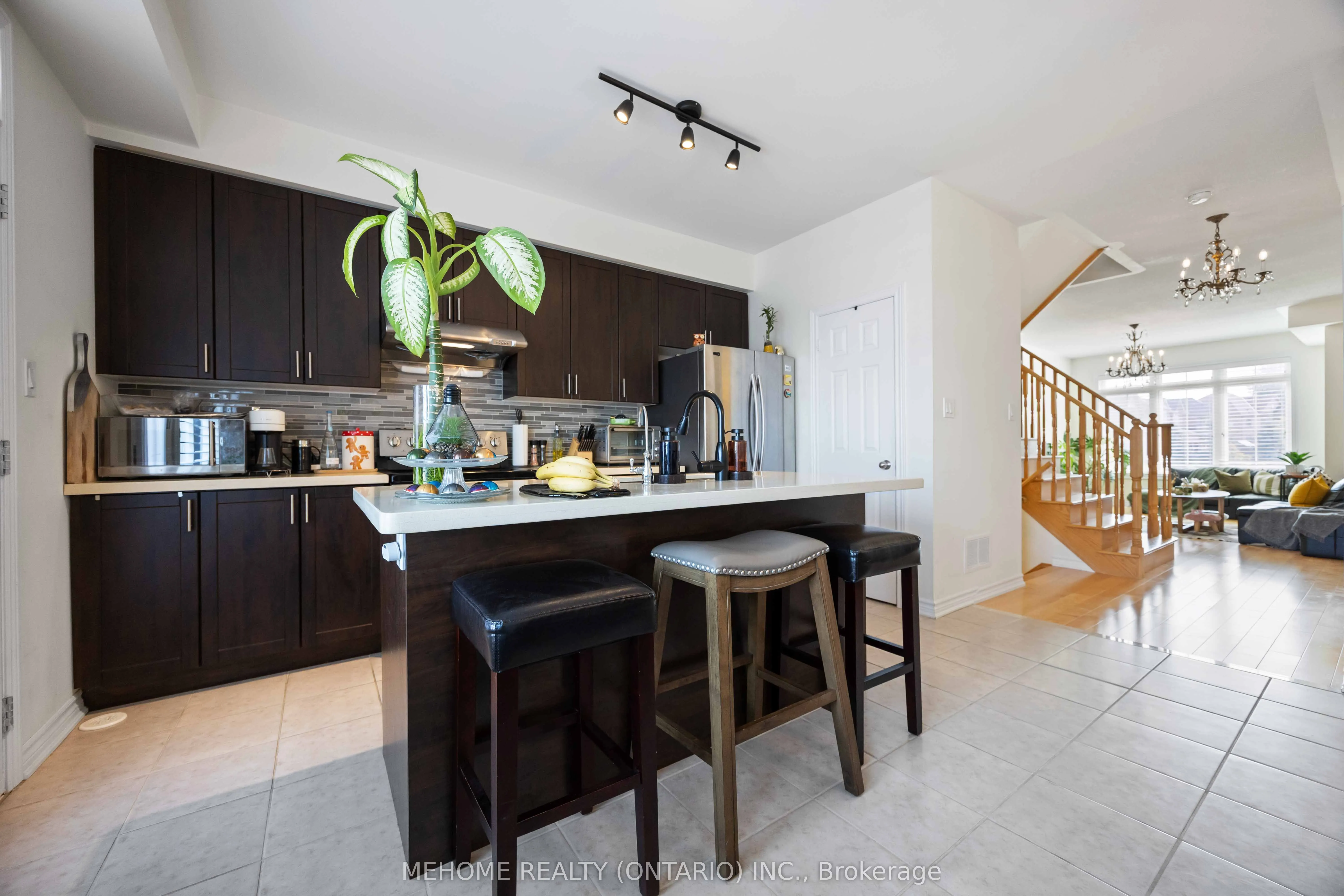 251 Dundas Way