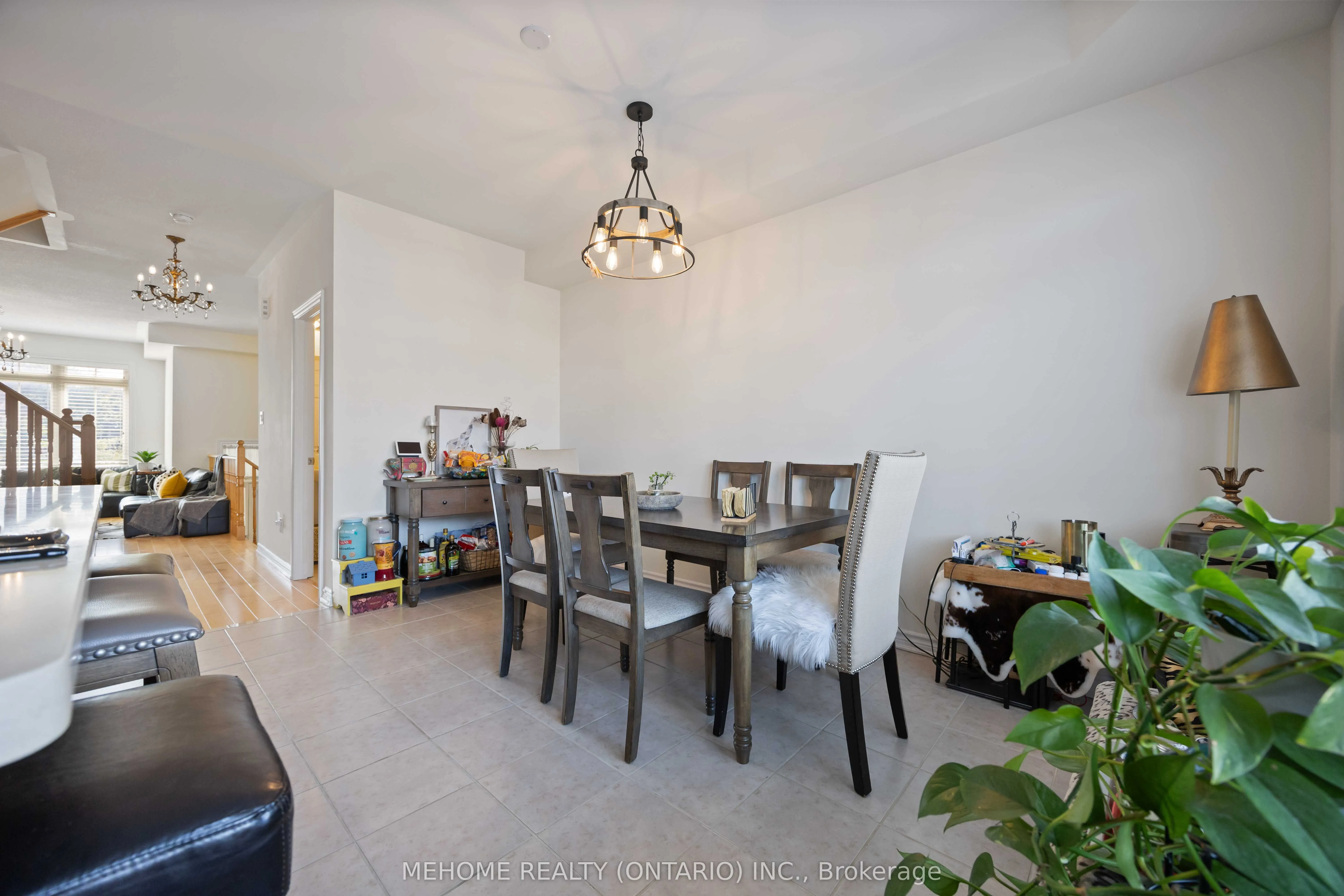 251 Dundas Way