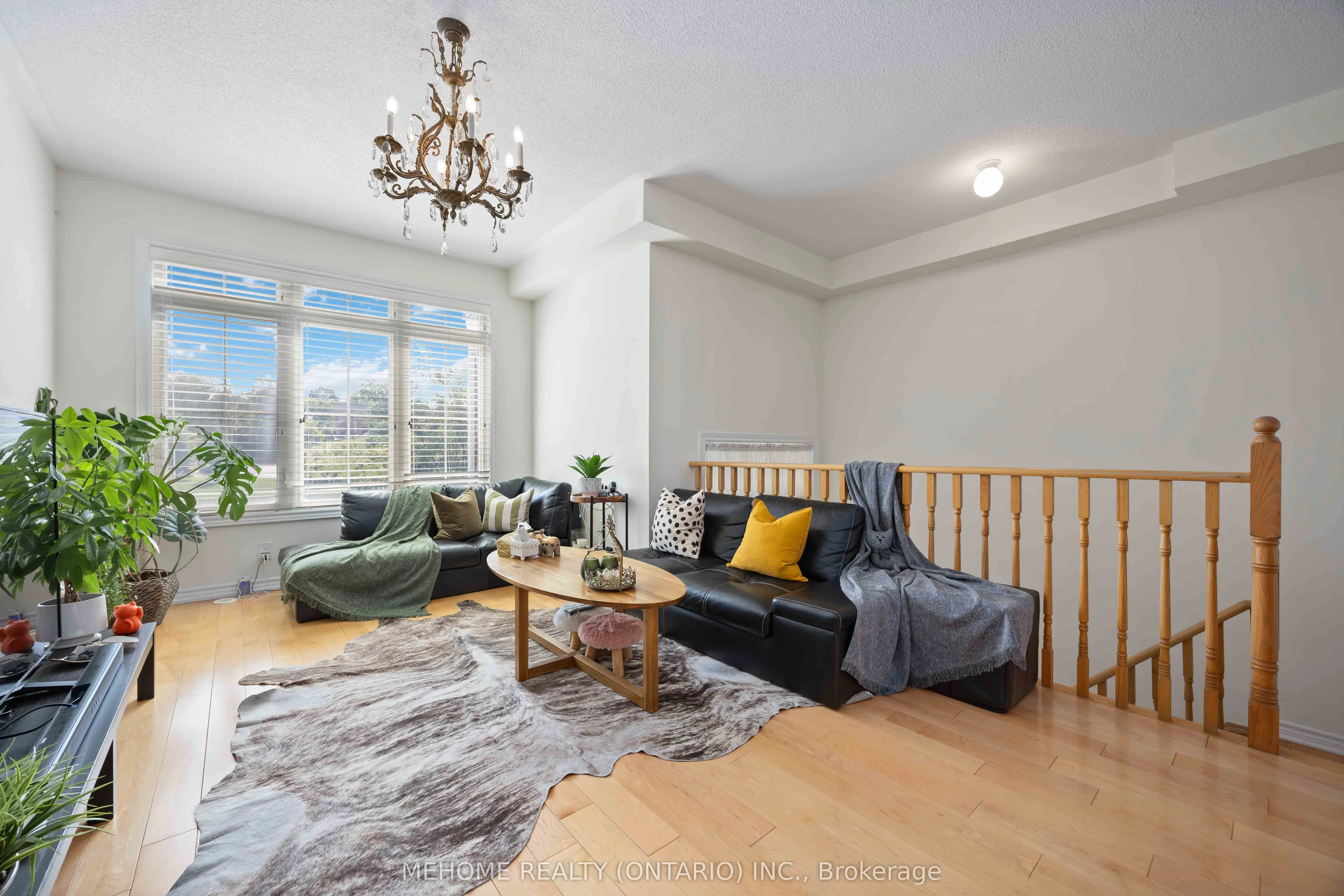 251 Dundas Way