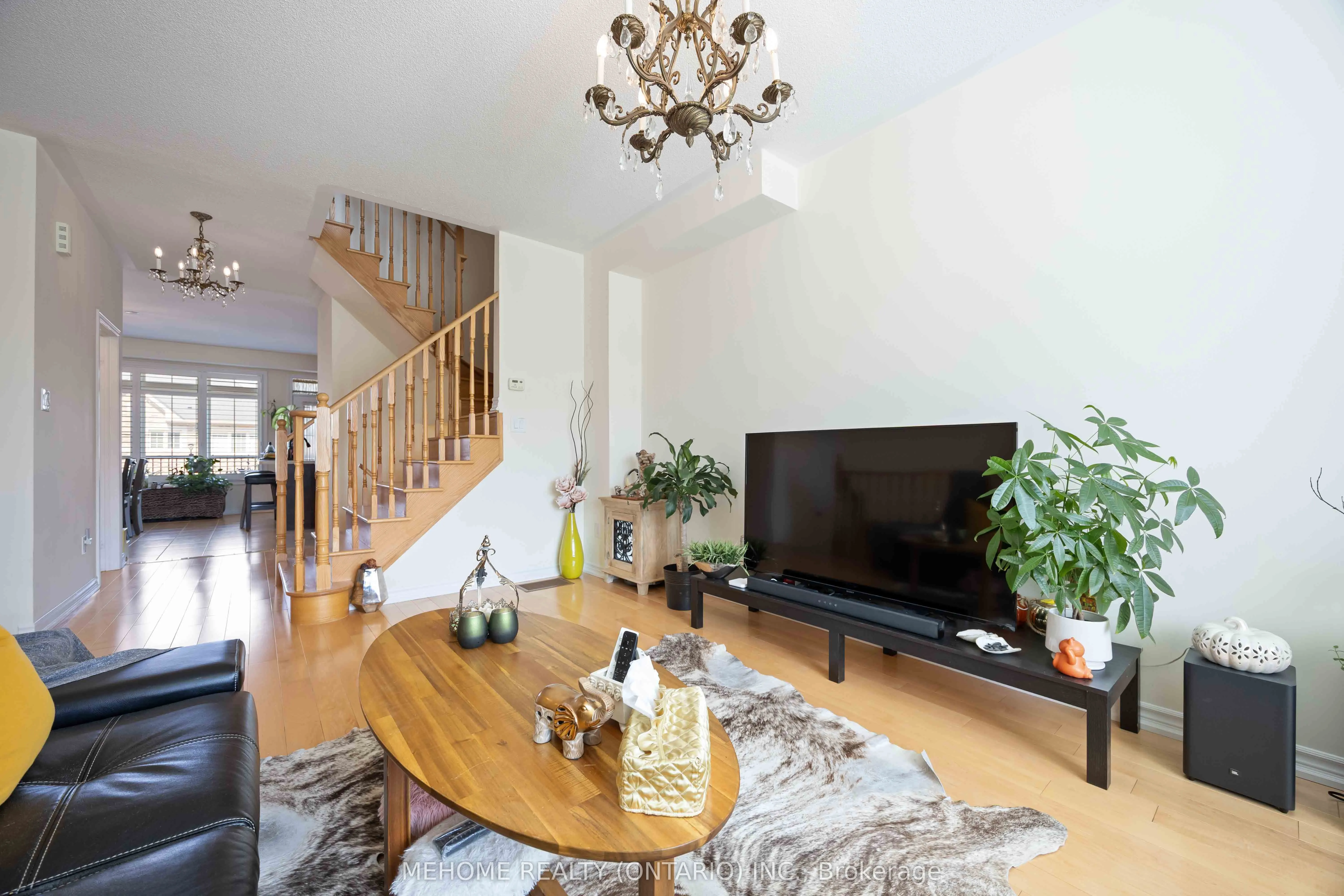 251 Dundas Way