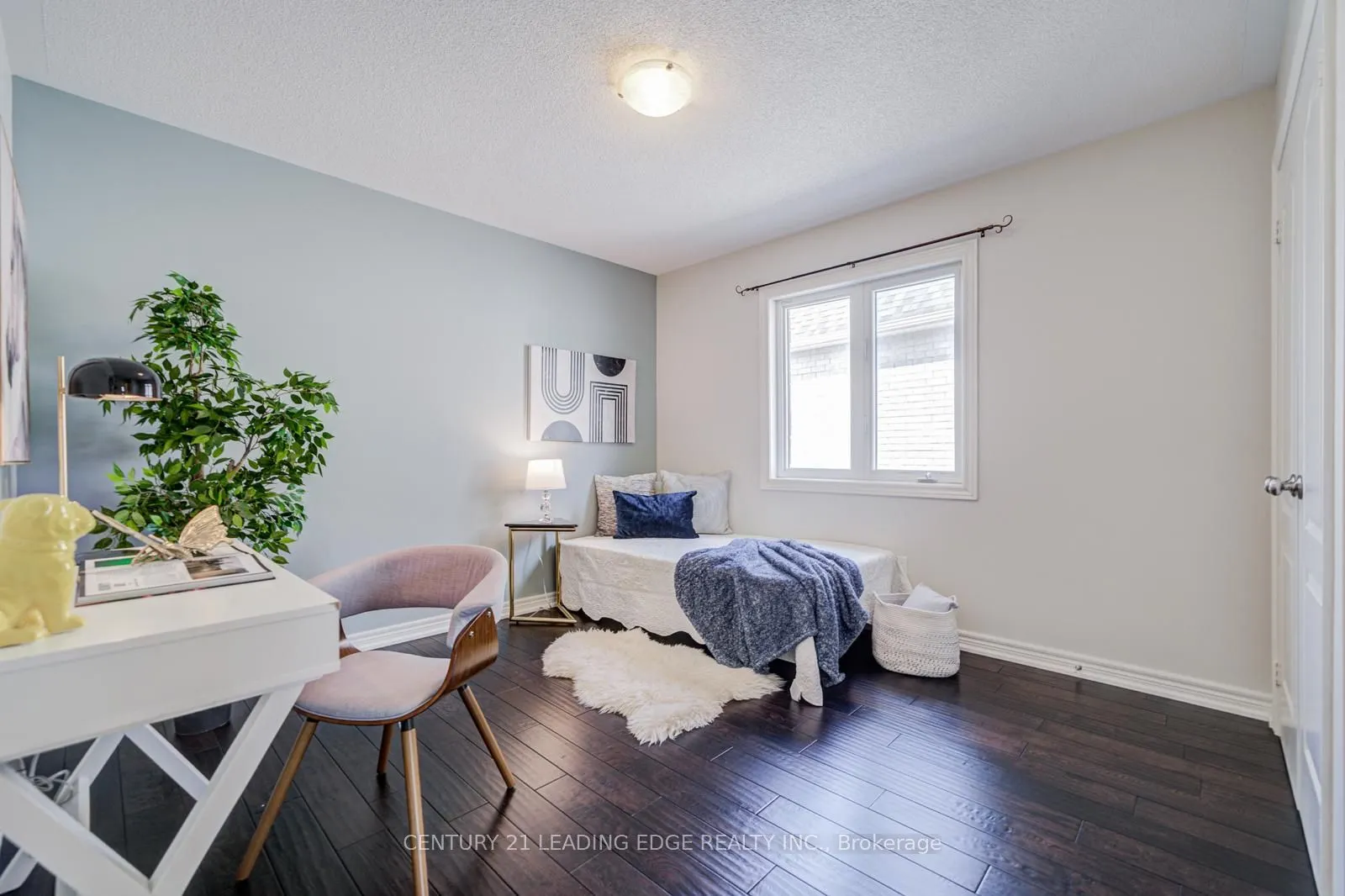127 Warren McBride Crescent