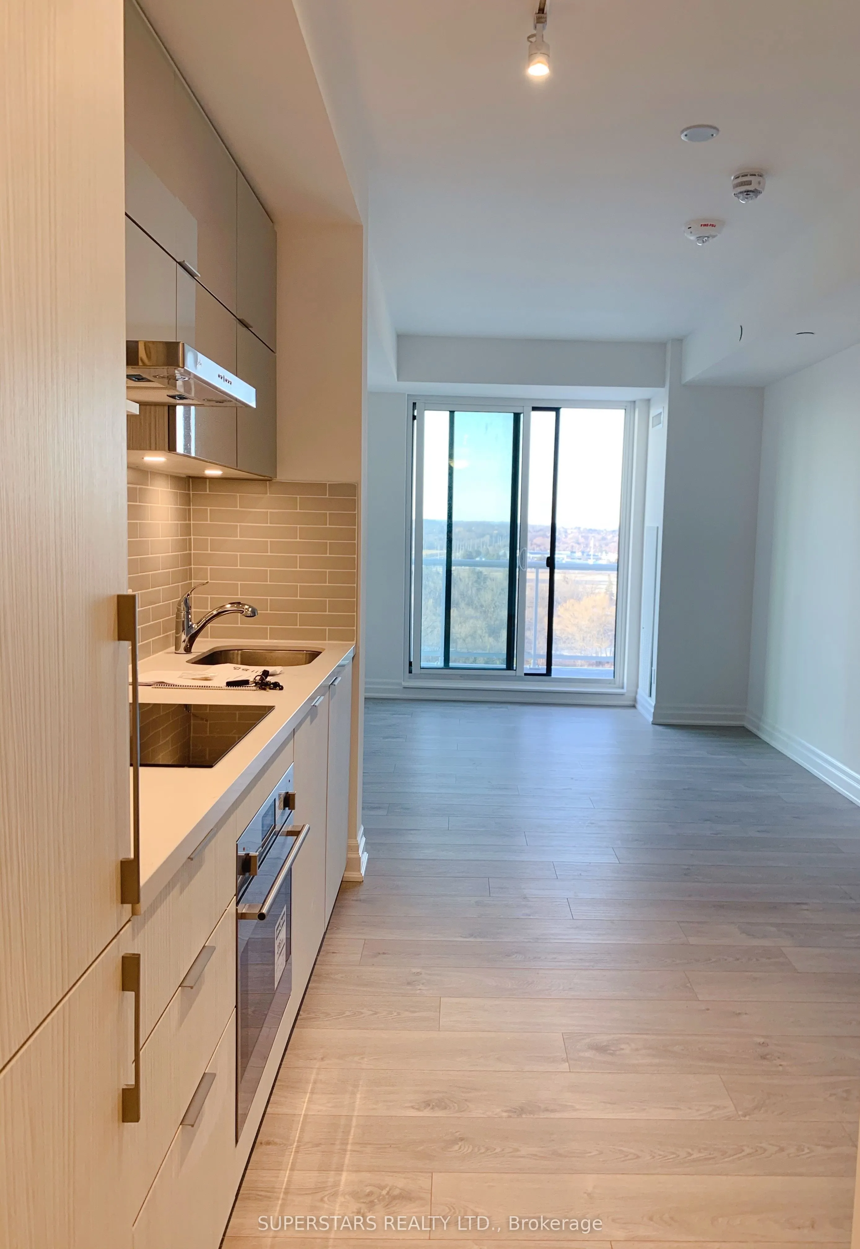 8 Rouge Valley Drive W, #1115B