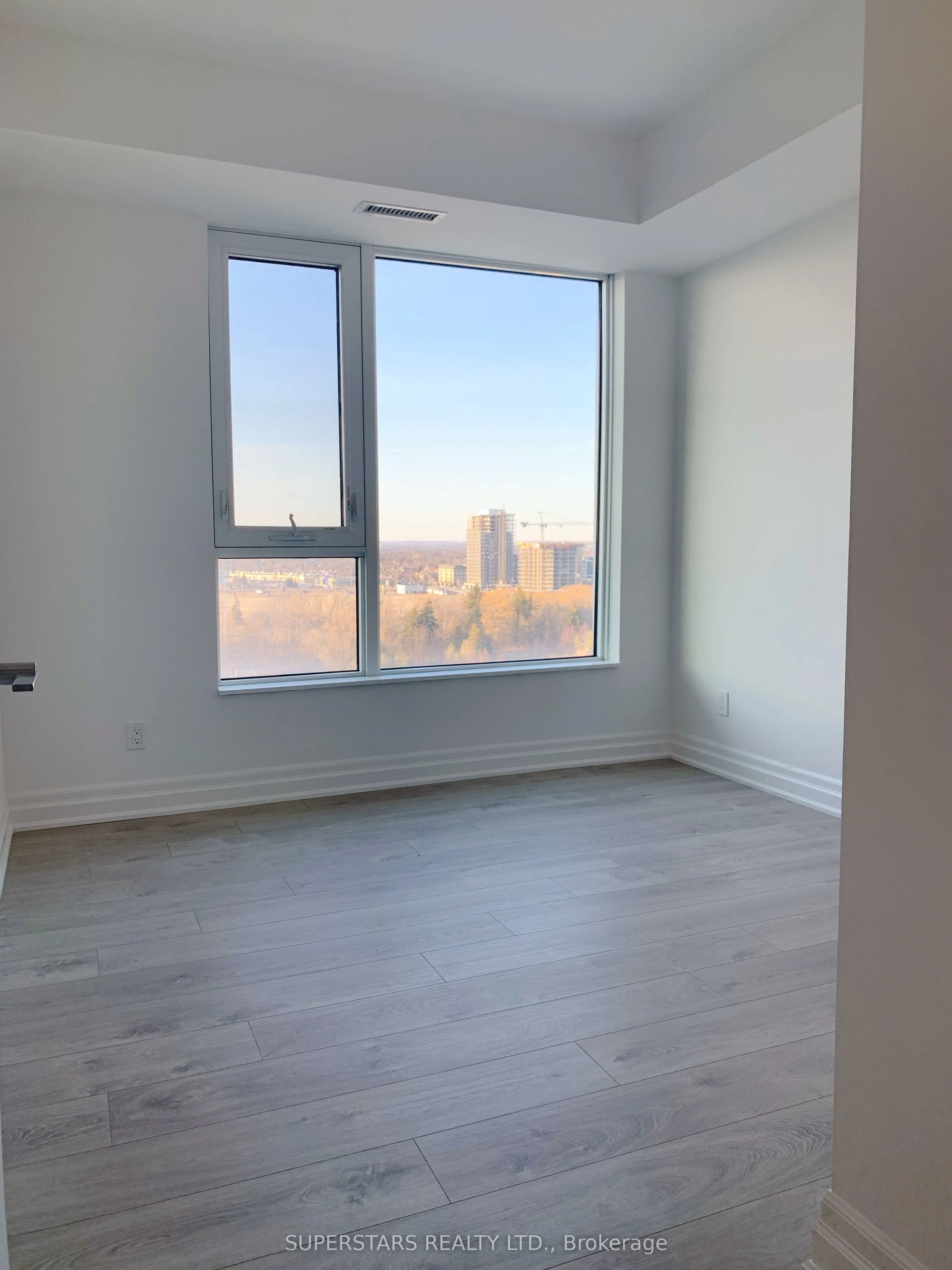 8 Rouge Valley Drive W, #1115B