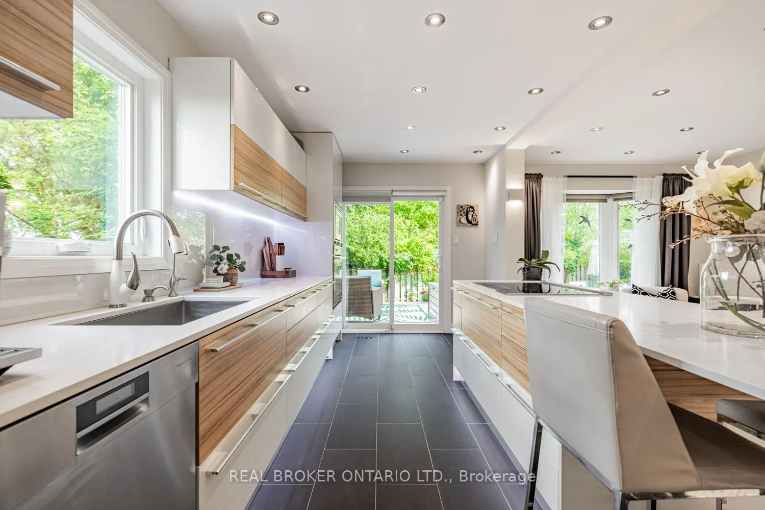 57 Glenmanor Way