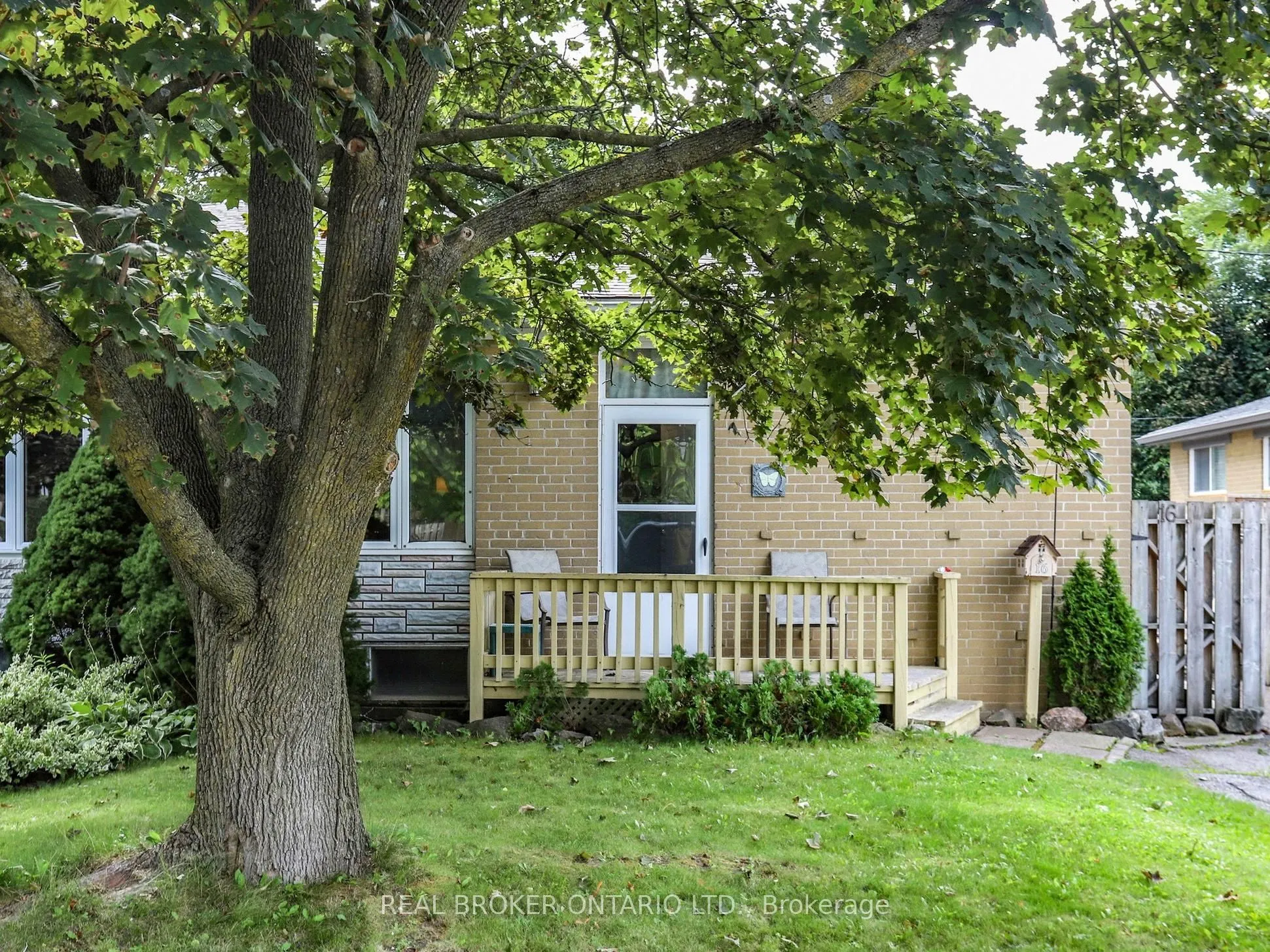 16 Bailey Crescent