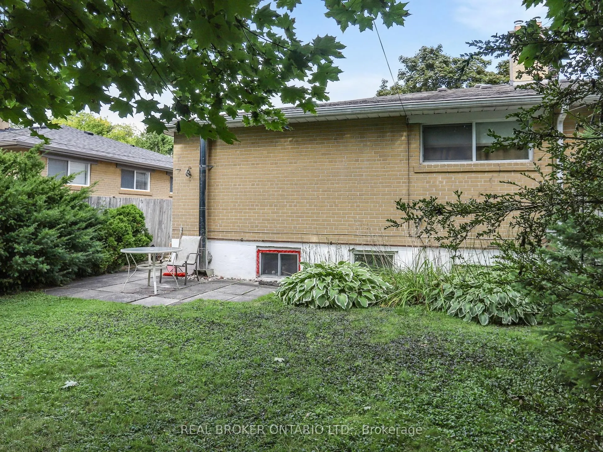 16 Bailey Crescent