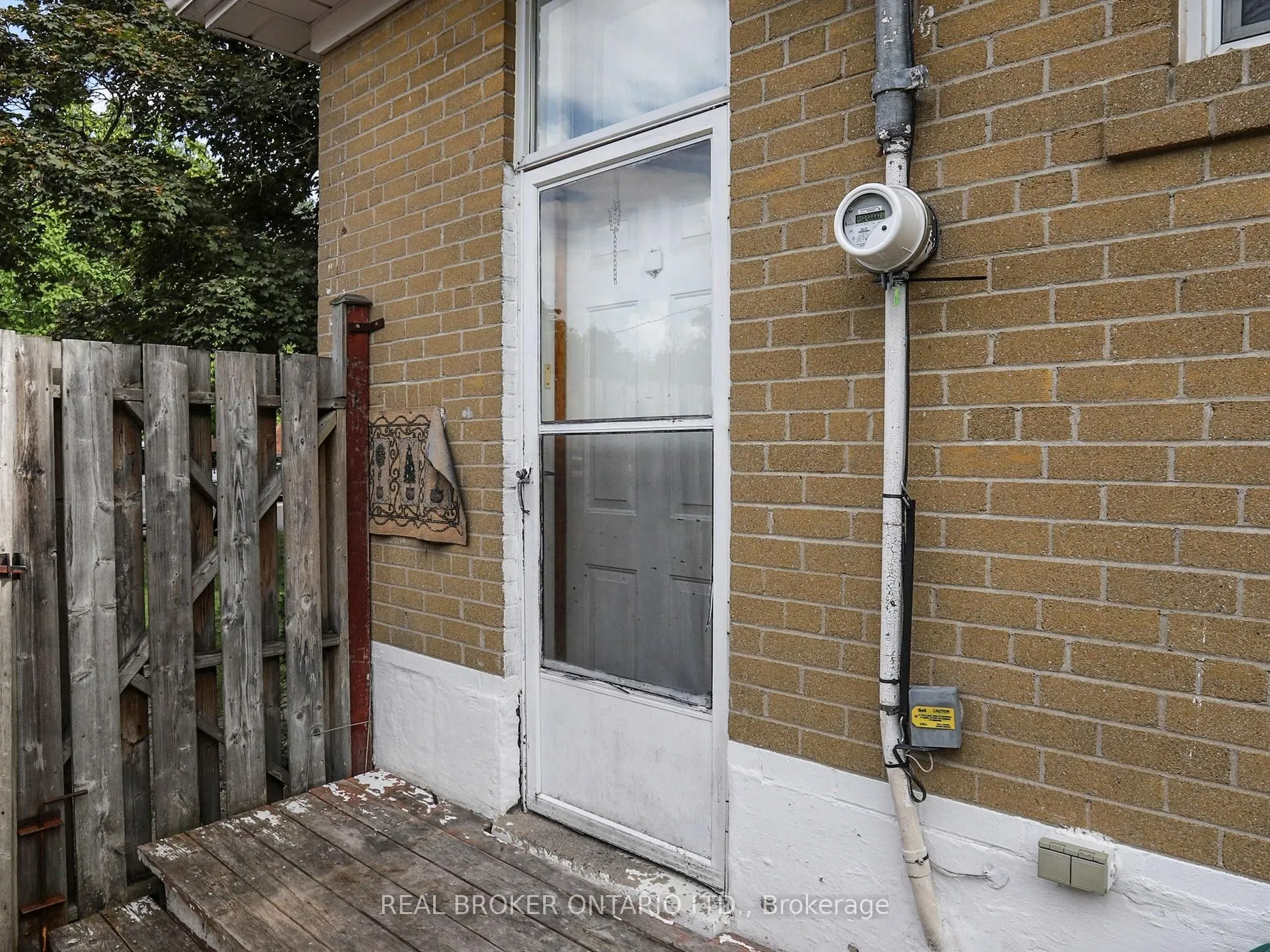 16 Bailey Crescent