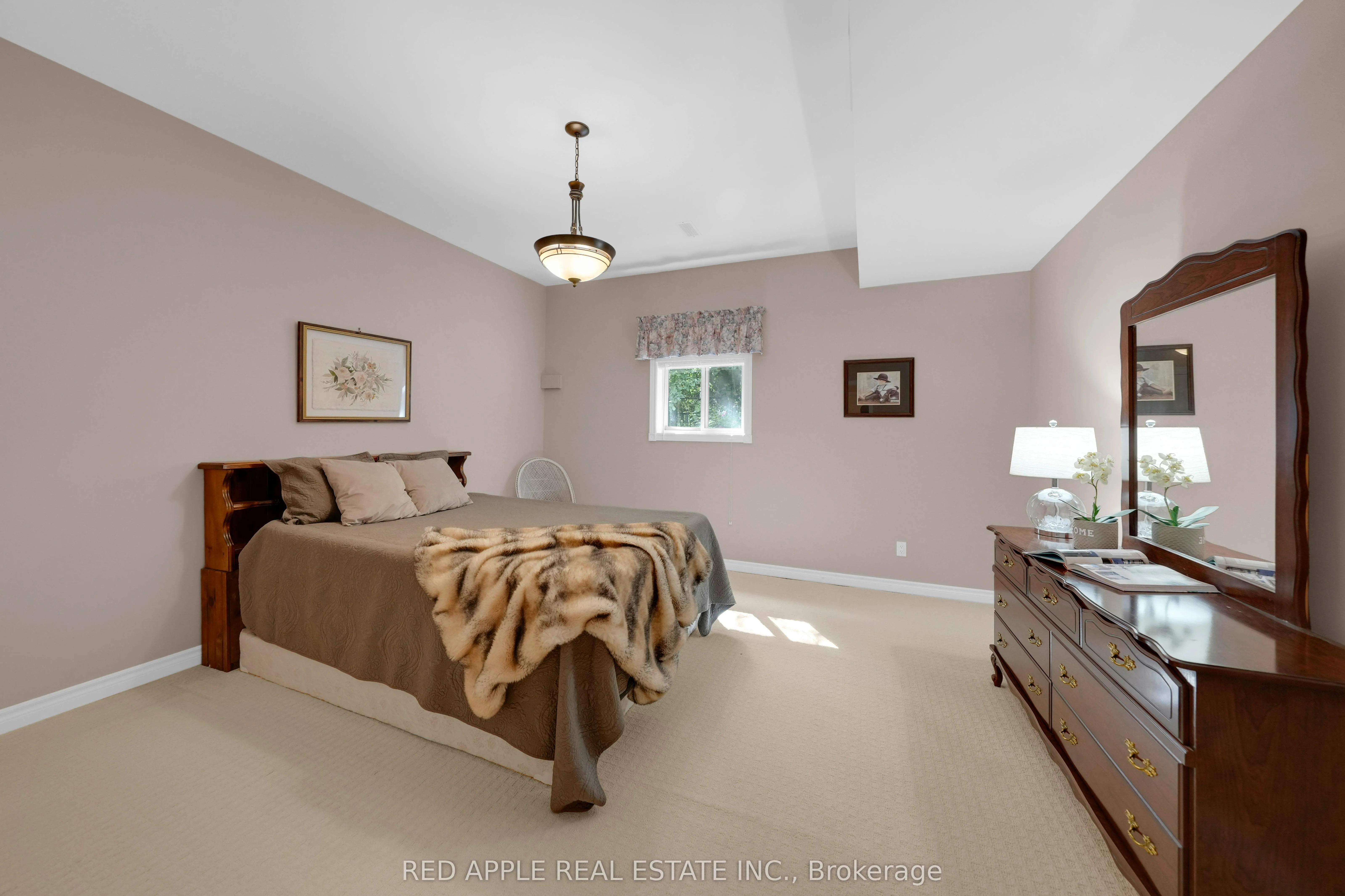 9 Sutherland Avenue