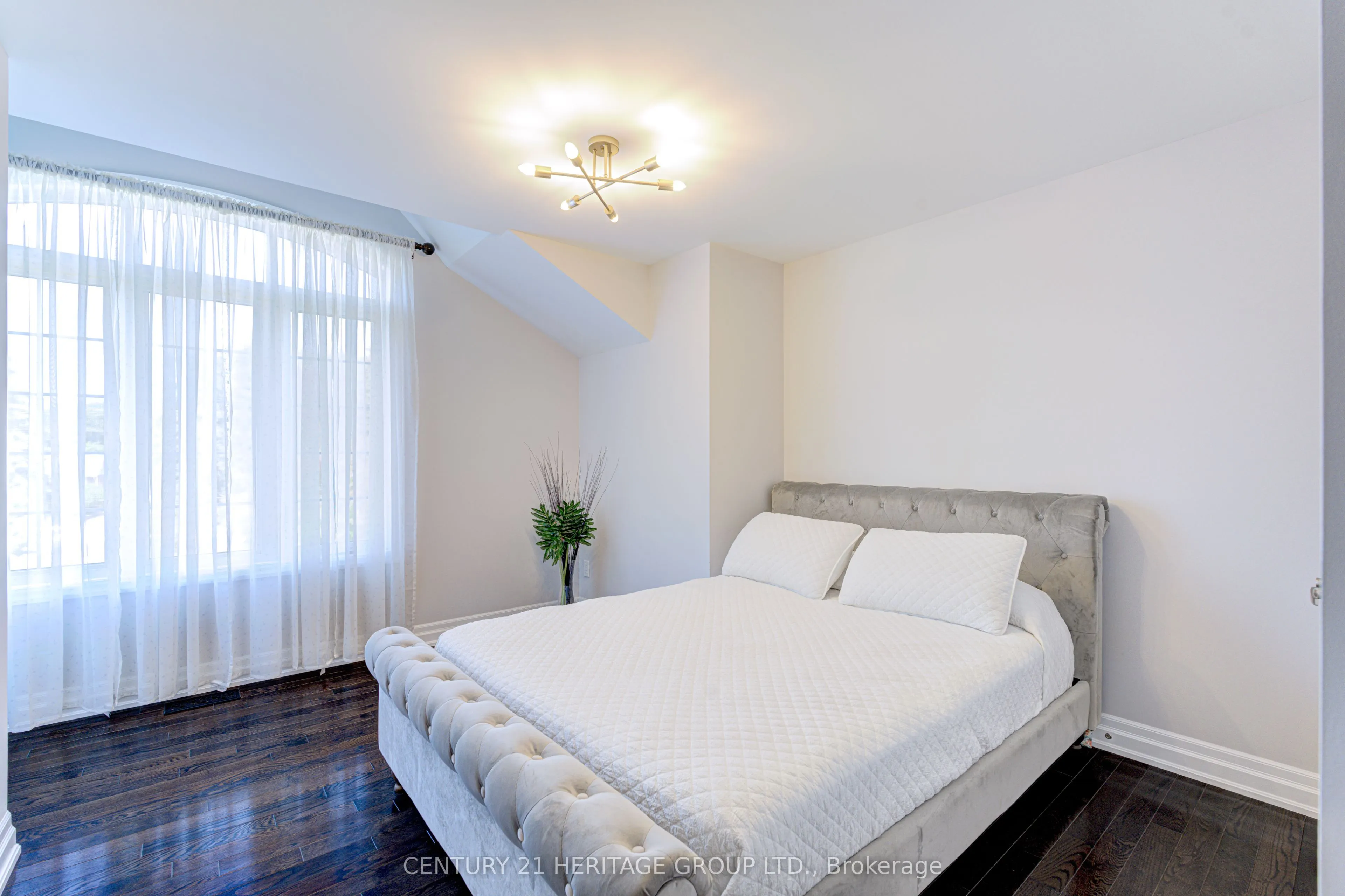57 Robert Berry Crescent