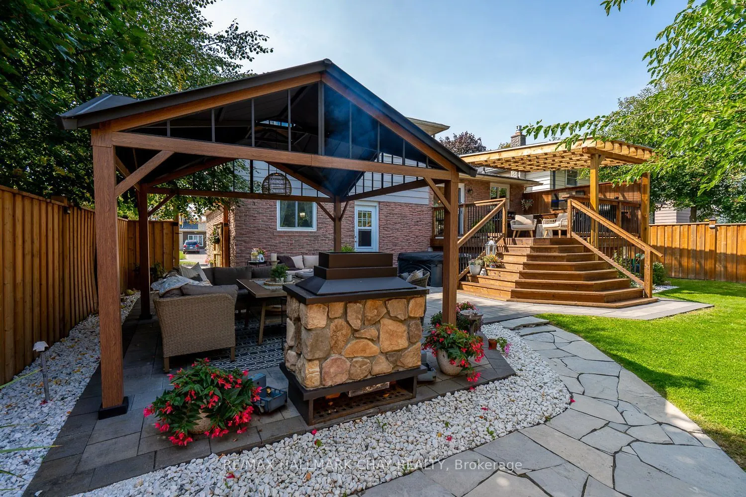 277 Tupper Boulevard
