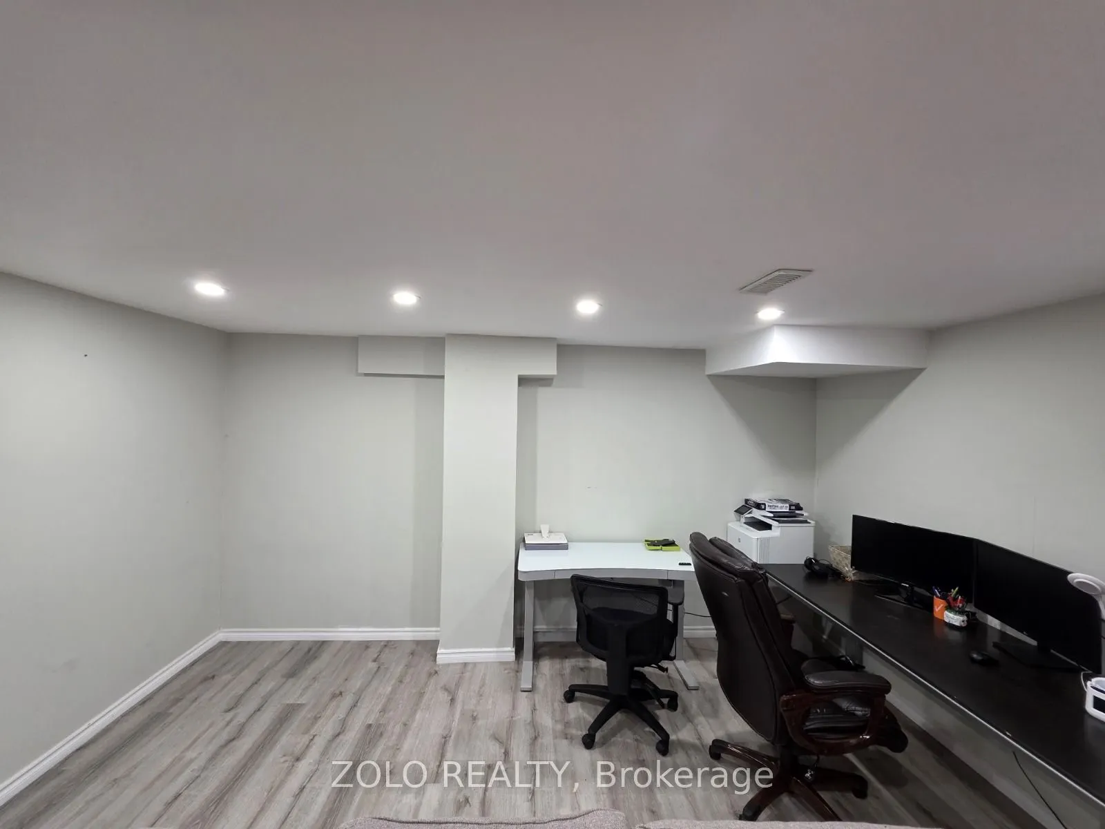 7 Thornapple Lane
