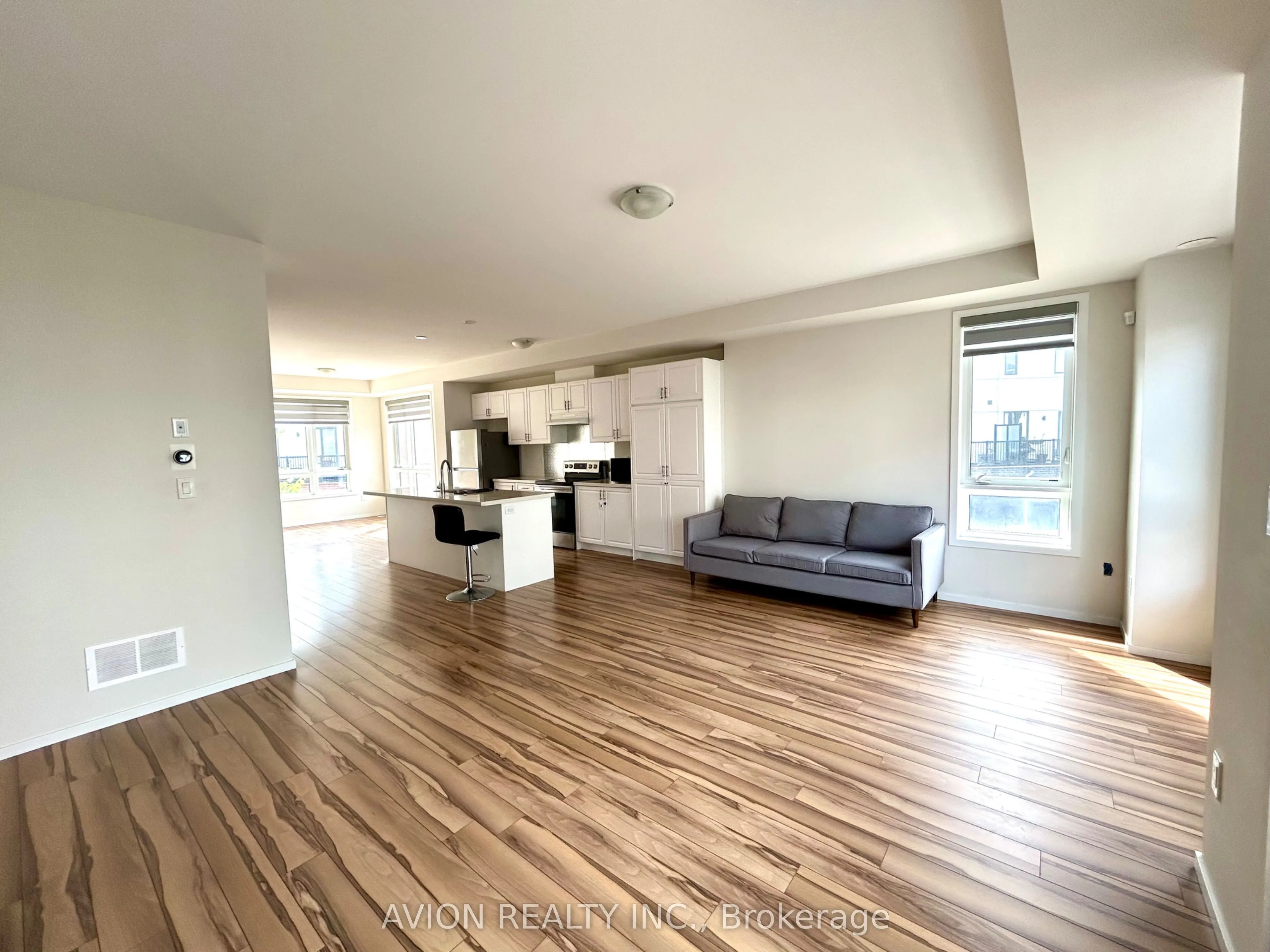 35 Thomas Armstrong Lane, #31
