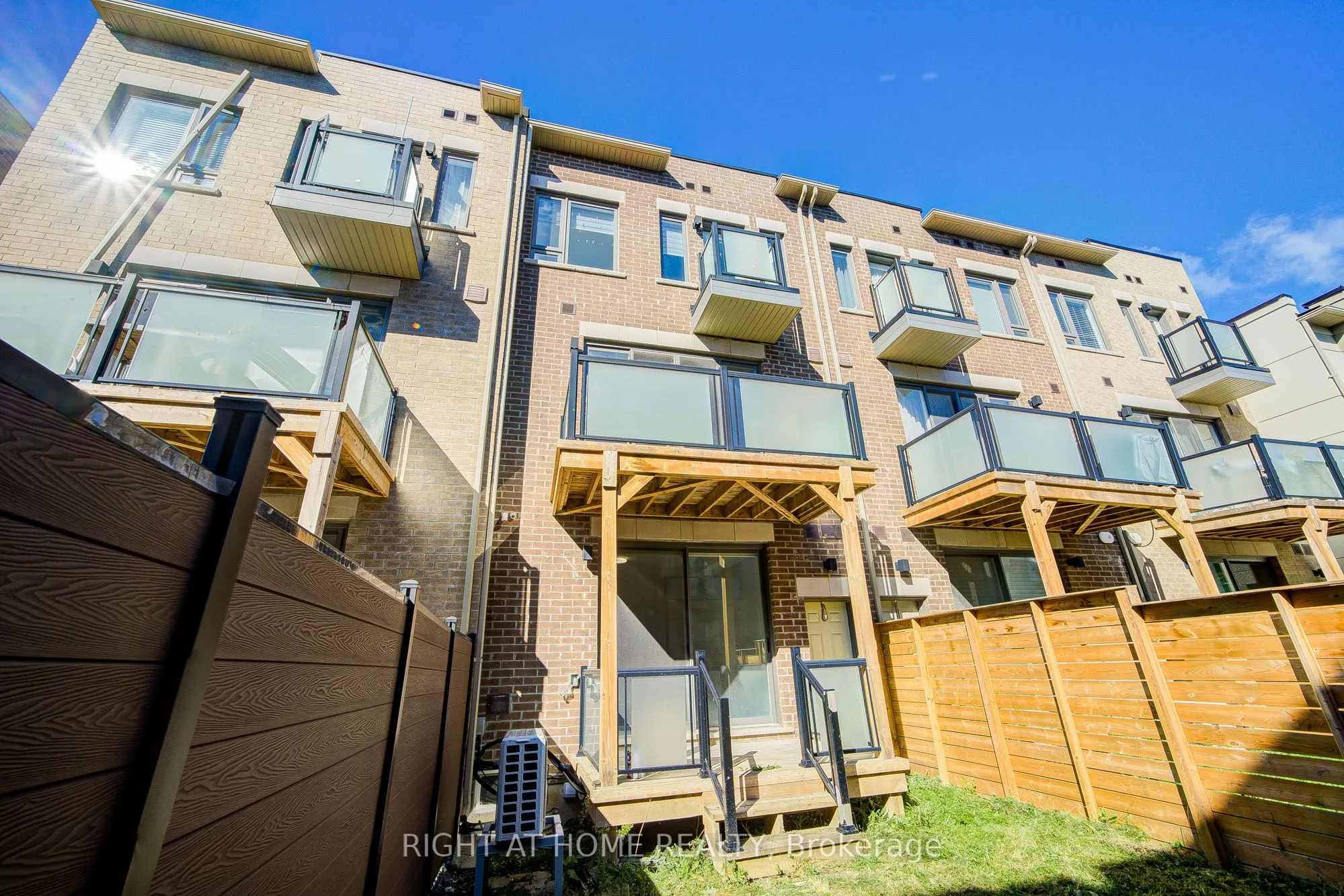 33 John Stocks Way, #Lower