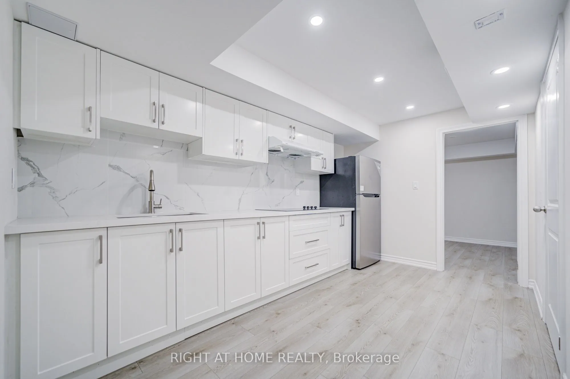 33 John Stocks Way, #Lower