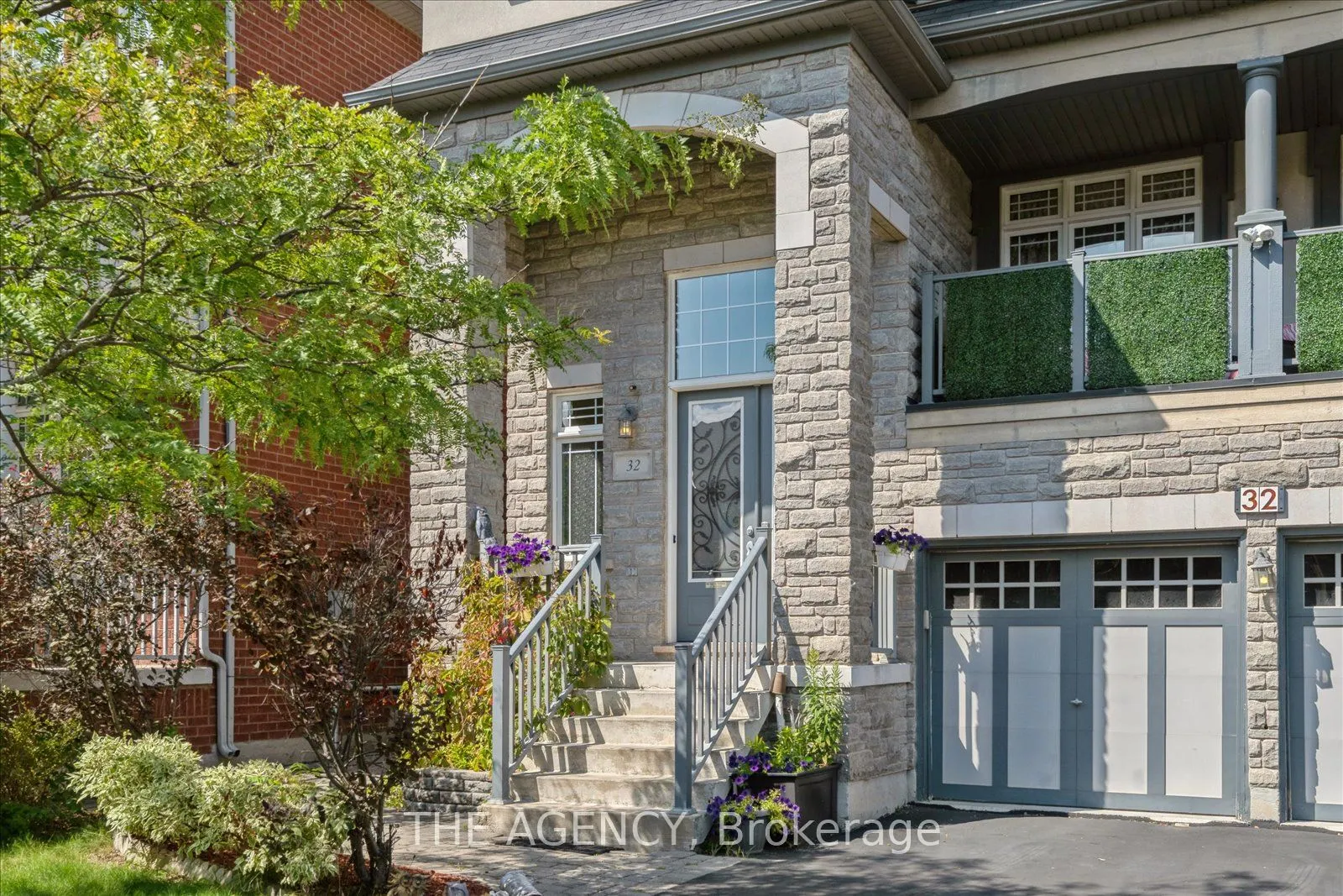 32 Timna Crescent