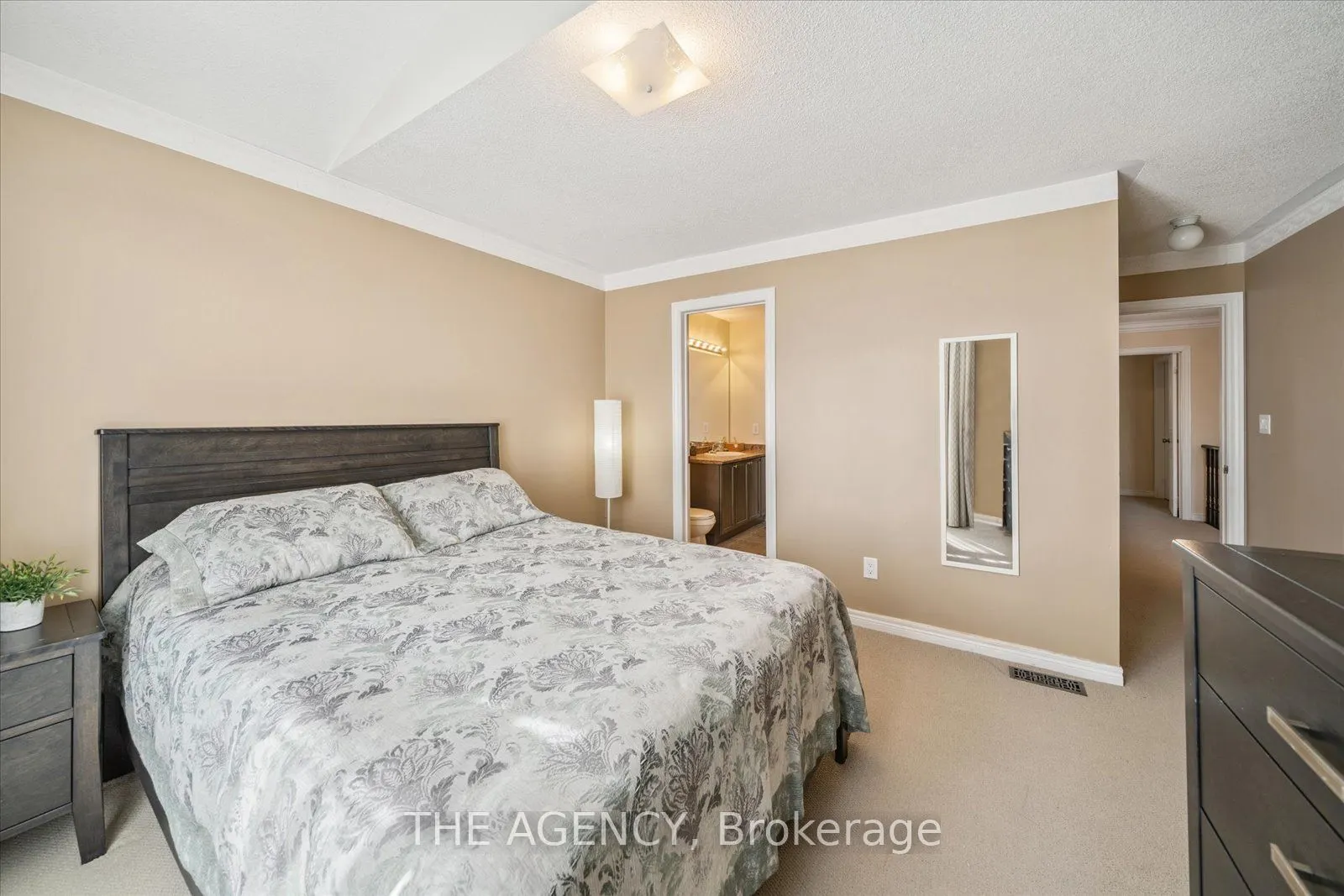 32 Timna Crescent