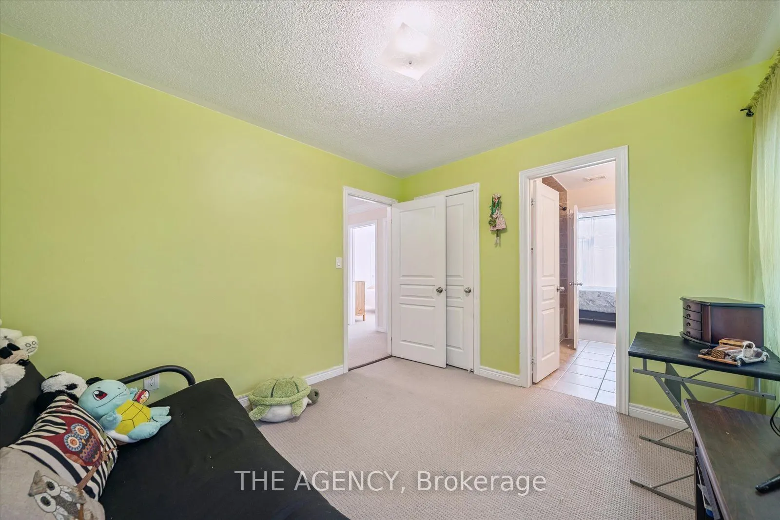 32 Timna Crescent