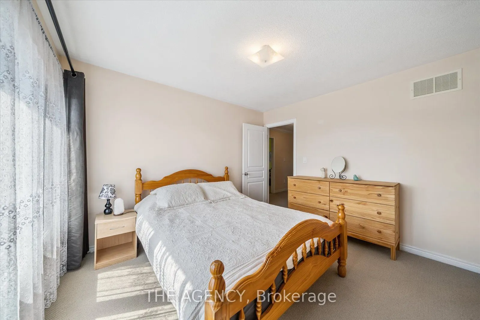 32 Timna Crescent